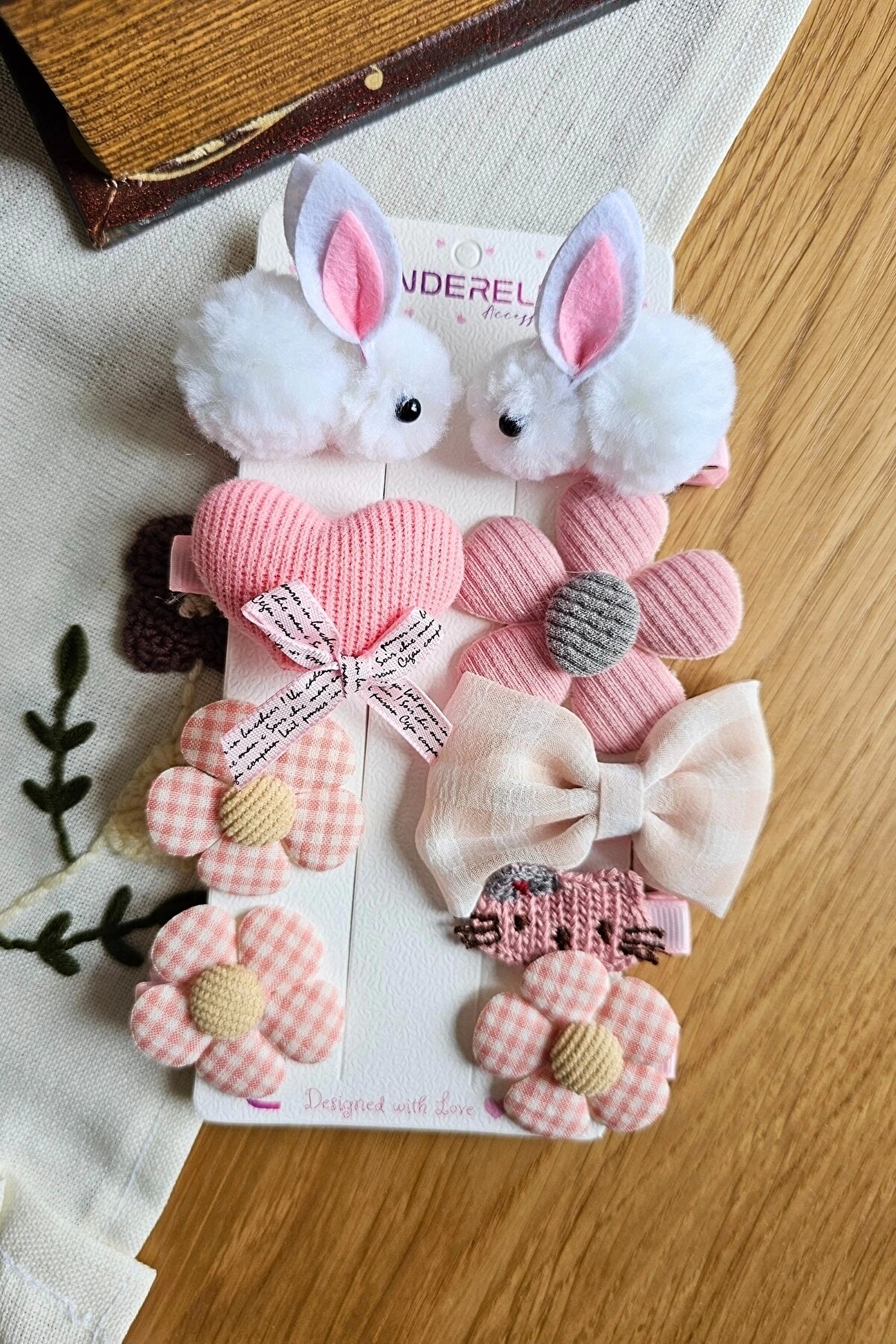 Cinderella 9'lu Beyaz Tavşanlı Yumuşak Kız Bebek Pens Toka Seti - Kurdeleli Kalpli Çiçekli Çocuk Saç Tokası