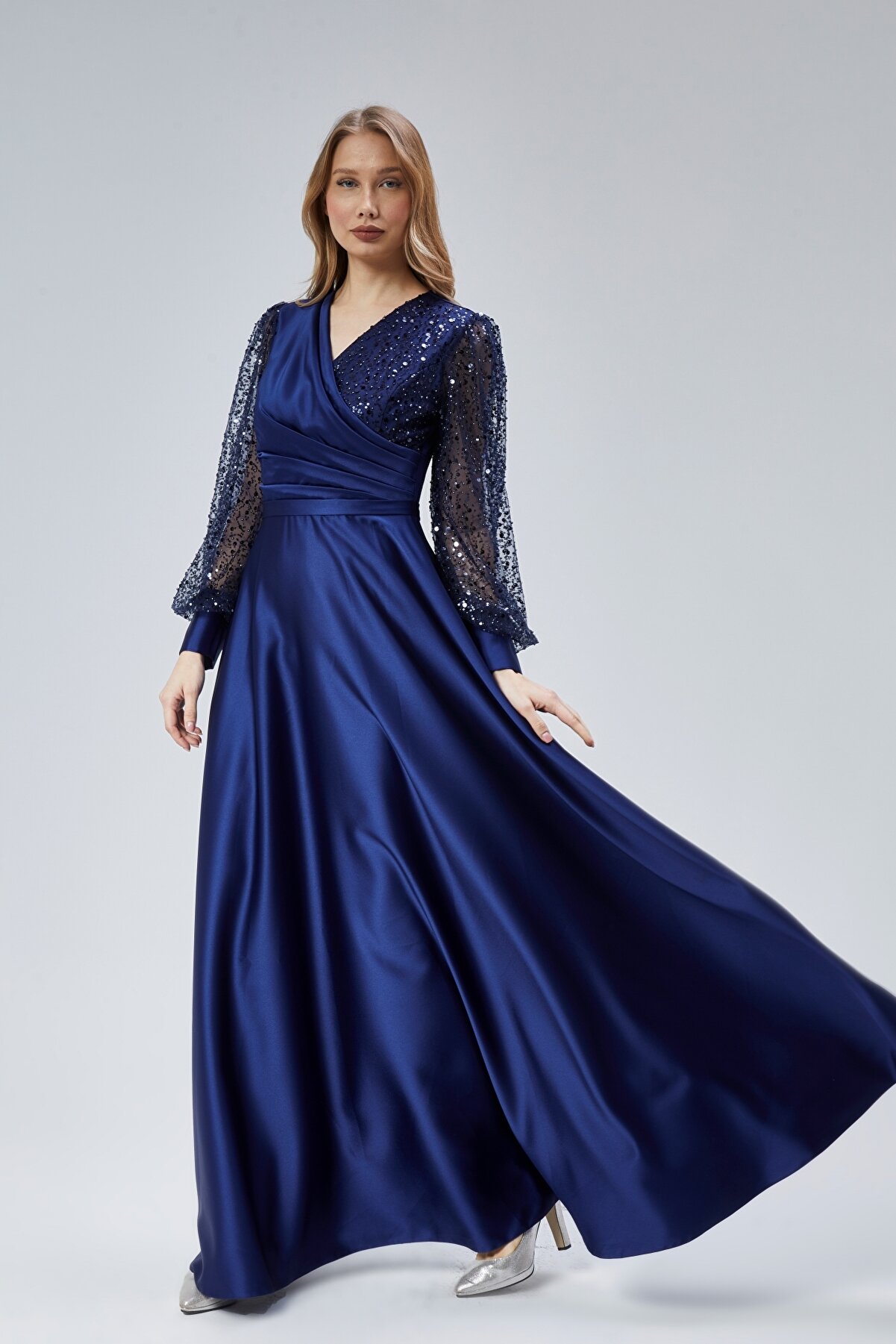 Asees Kadın Abiye Elbise Saten Kumaş Ve Inci Boncuklu Tül Abiye Elbise