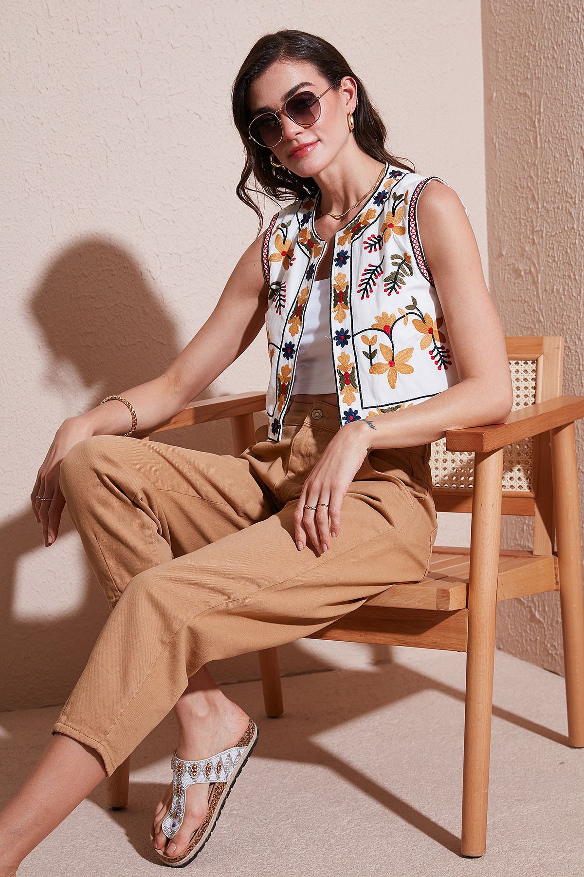 Lela Pamuklu Regular Fit Çiçekli Nakış işlemeli Crop Yelek YELEK 676237
