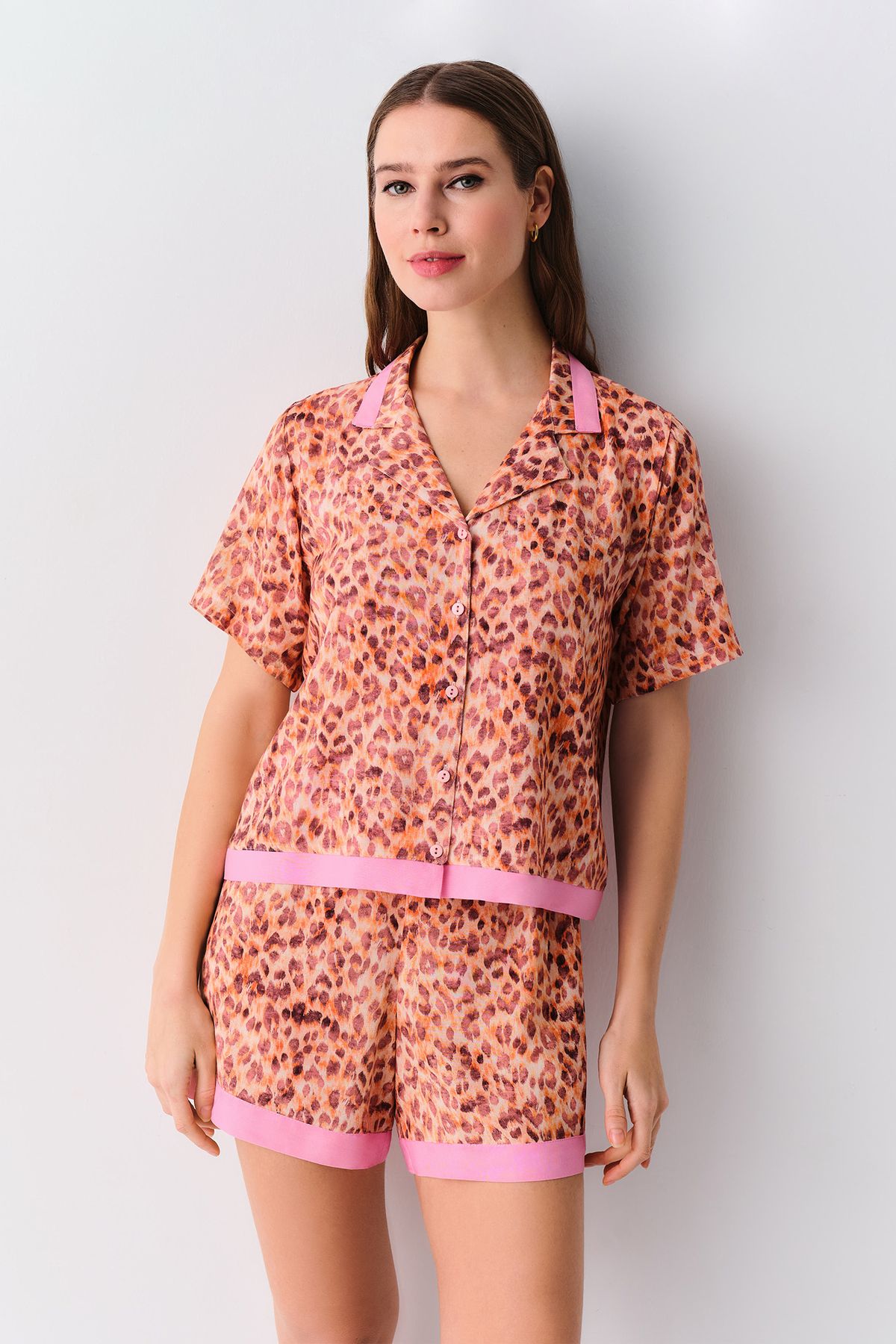 Suwen Leopard Maskülen Şort Pijama Takımı