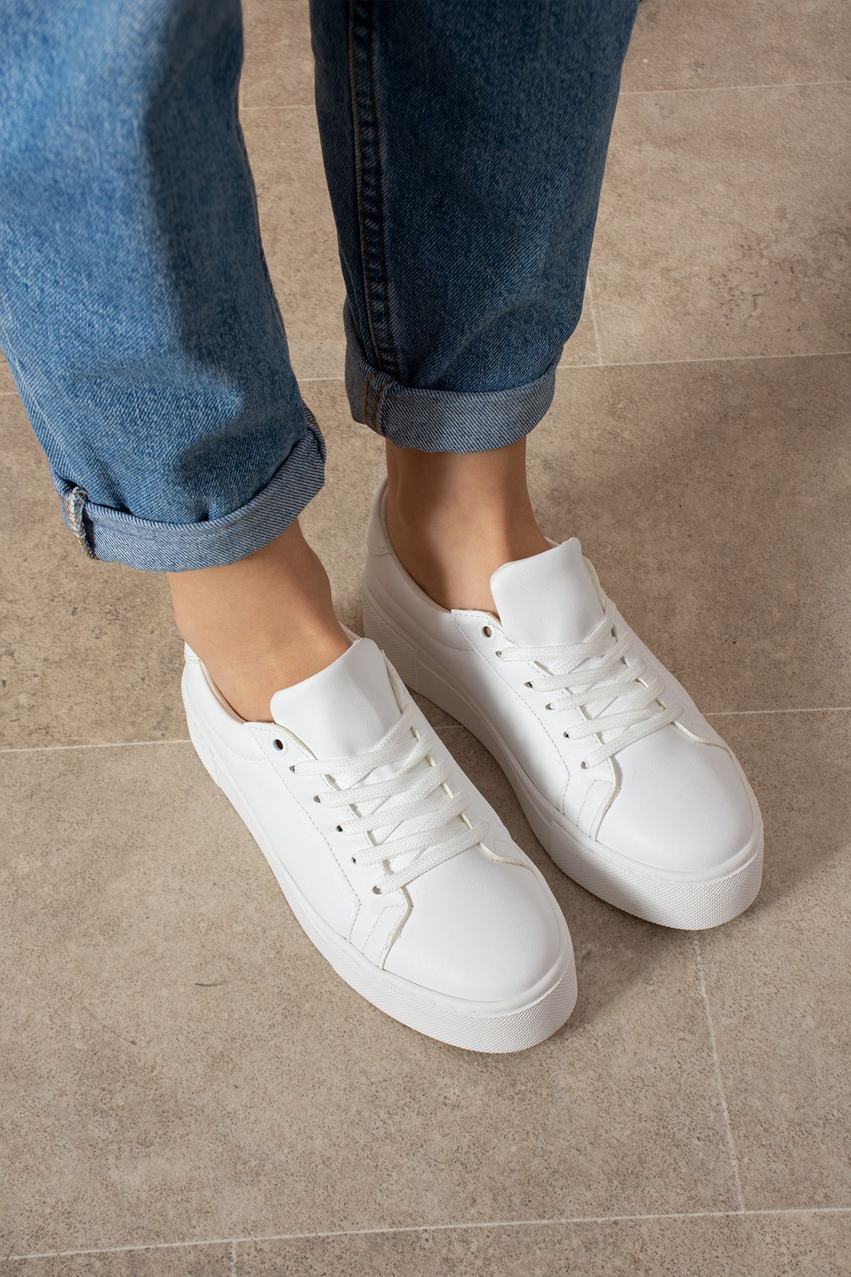 SHOESTEP WİLE Bağcıklı Rahat Taban Beyaz Siyah Detaylı Kadın Spor