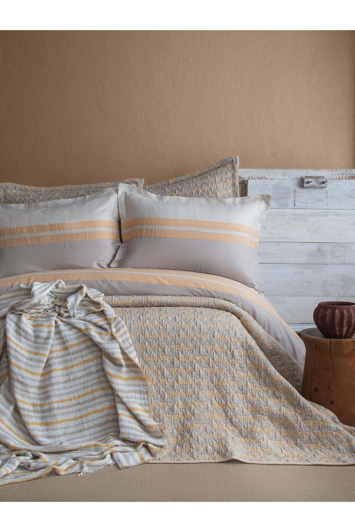 Apricitas HOME Çift Kişilik Tımeless Set Pısagor Bej - Yatak Ortusu
