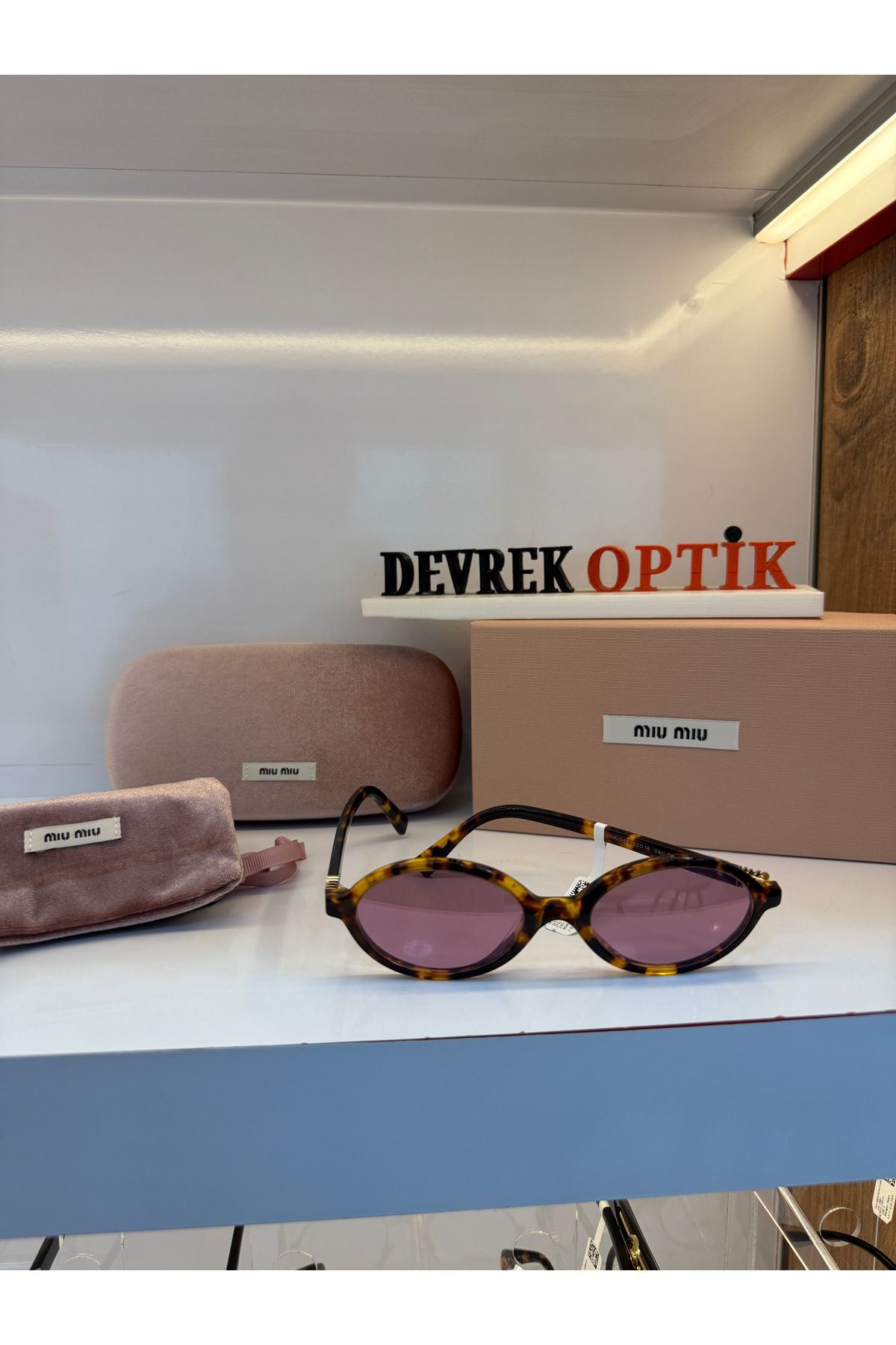 Miu Miu GÜNEŞ GÖZLÜĞÜ Miu Miu MU04ZS VAU-50D 50