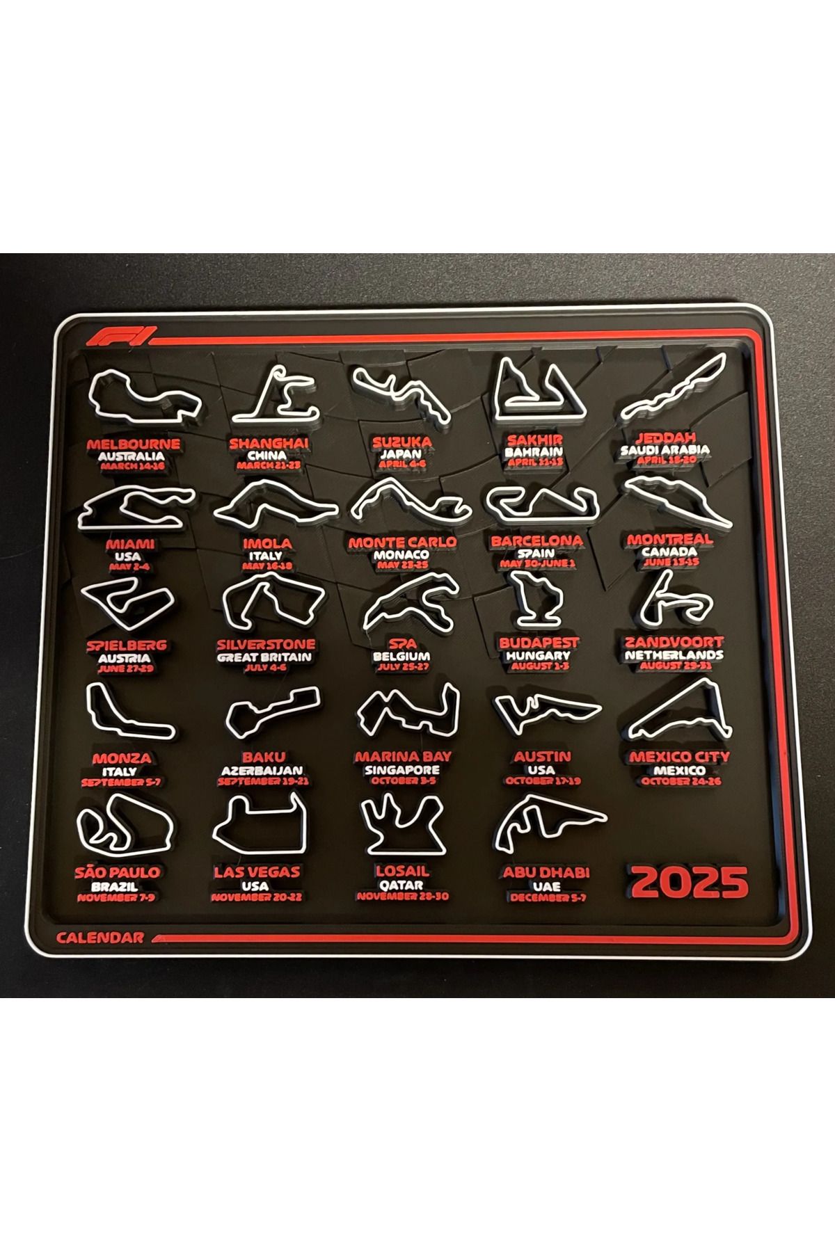 WELLCUT F1 2025 Formula 1 Takvim ve Pist Haritası – 3D Dekoratif Set