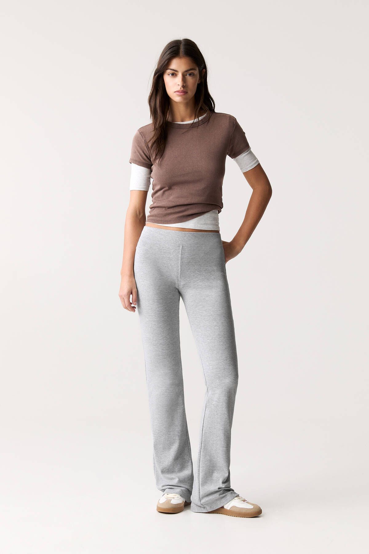 Pull & Bear İspanyol paça eşofman altı