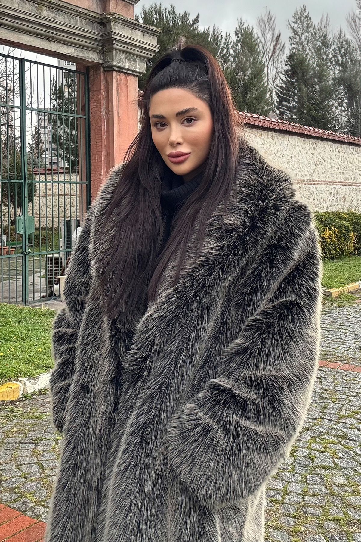 Açelya Okcu Premium Şal Yaka Mob Wife Suni Kürk Maxi Kadın Kaban