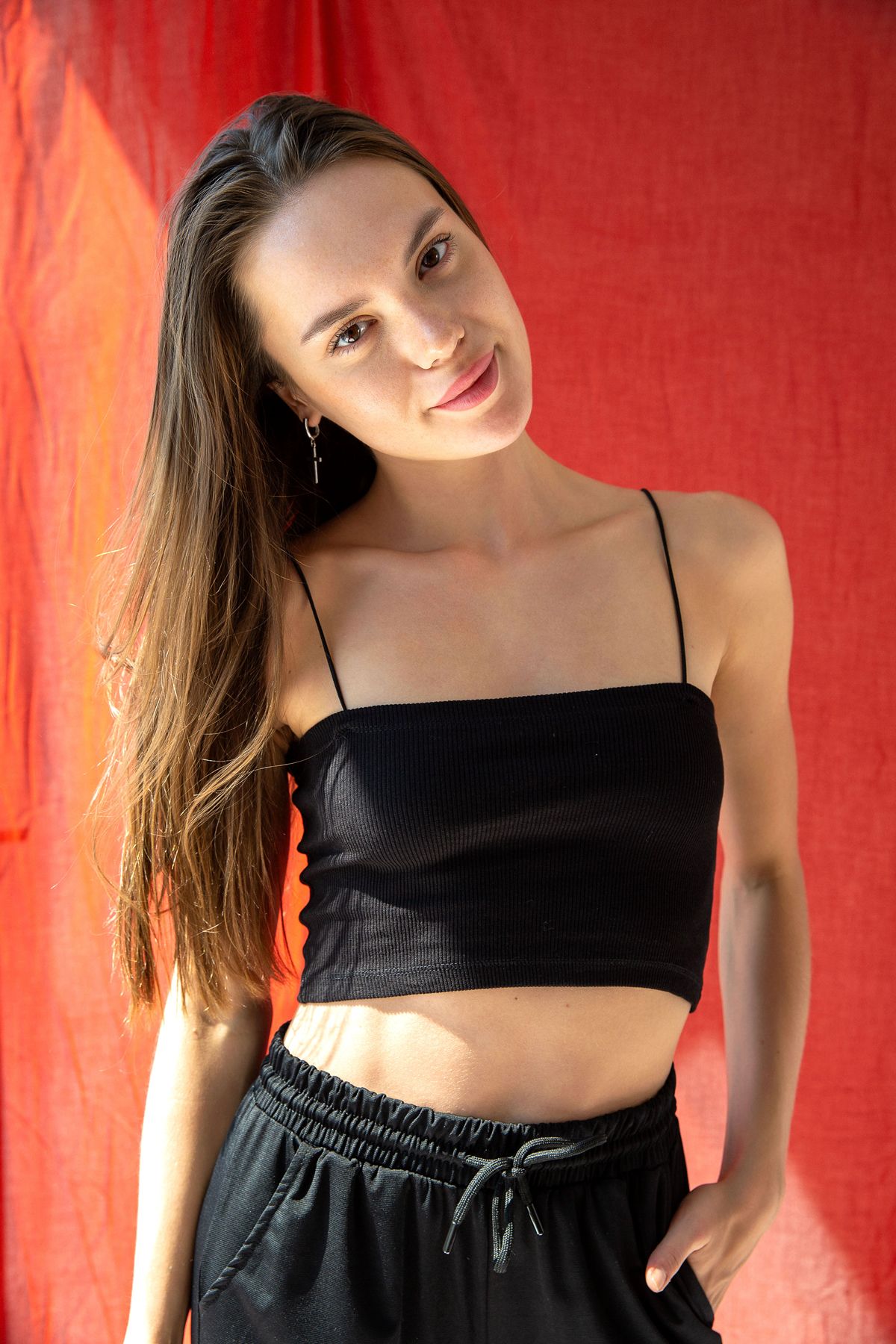 Clu Siyah İp Askılı Örme Crop Top
