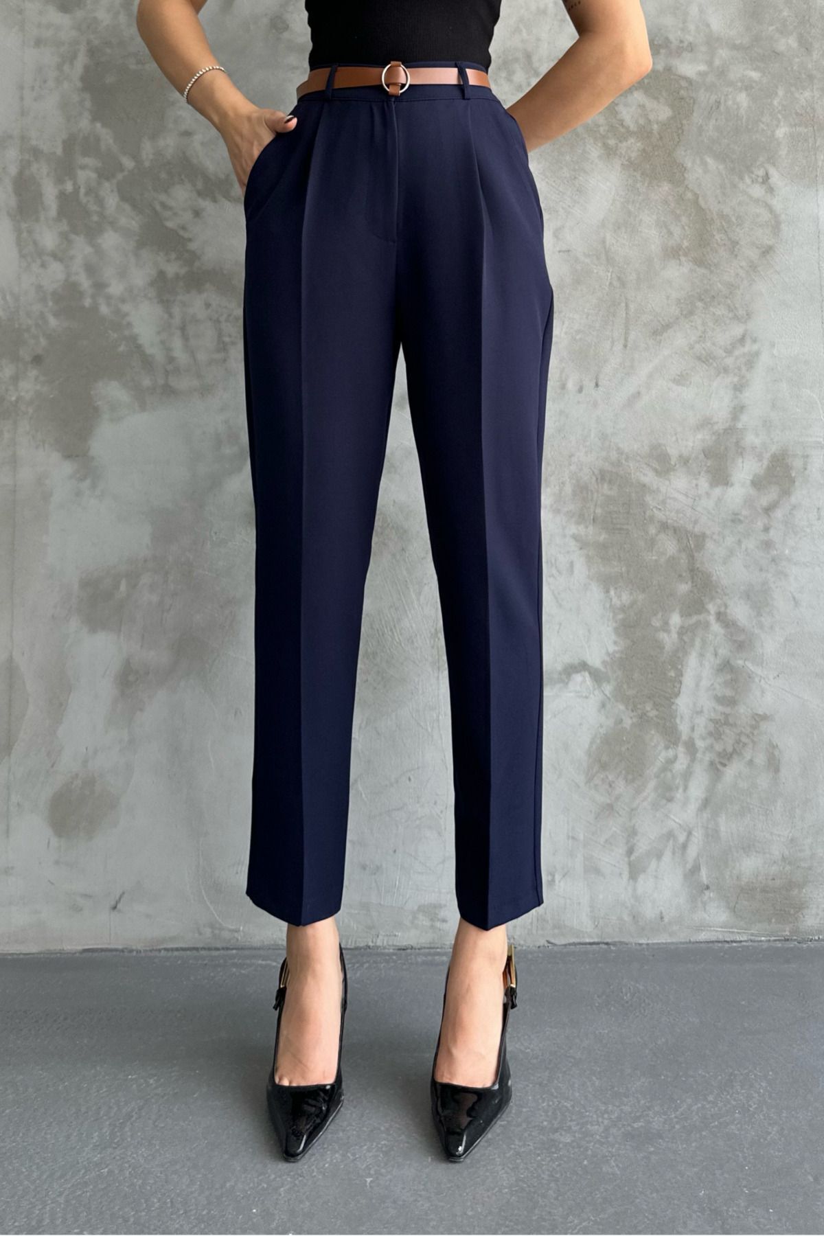macharel jeans kadın dar paça pileli kemerli mevsimlik kumaş pantolon lacivert