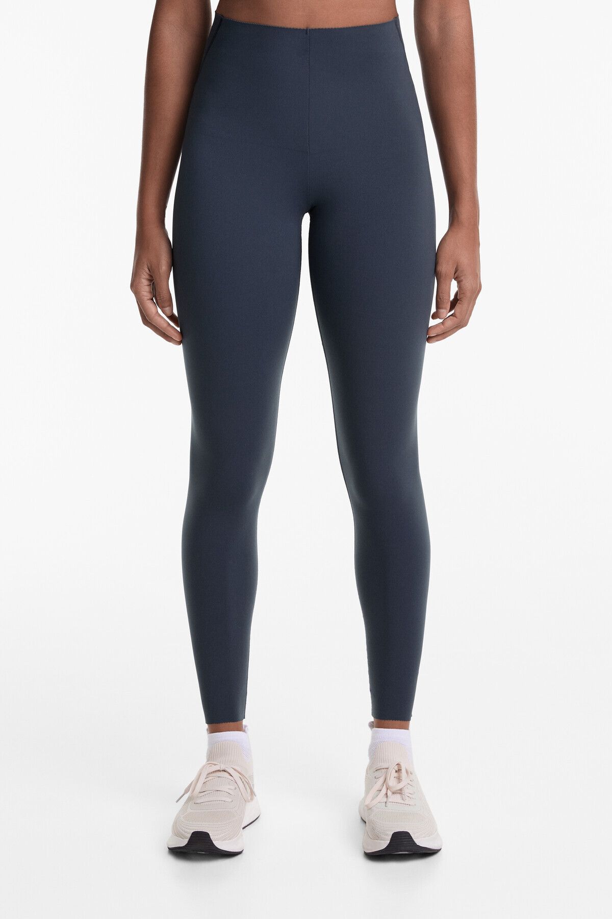 Oysho Compressive core control bilek hizasında tayt