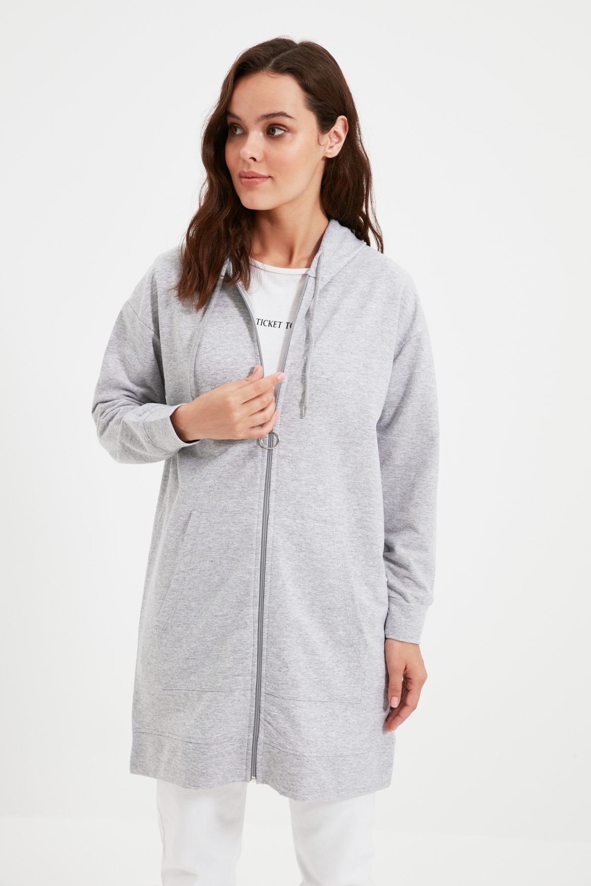 TRENDYOL MODEST Gri Melanj Kapüşonlu Fermuarlı Basic Örme Geniş Kalıp Oversize Sweatshirt Hırka TCTAW22TW0137