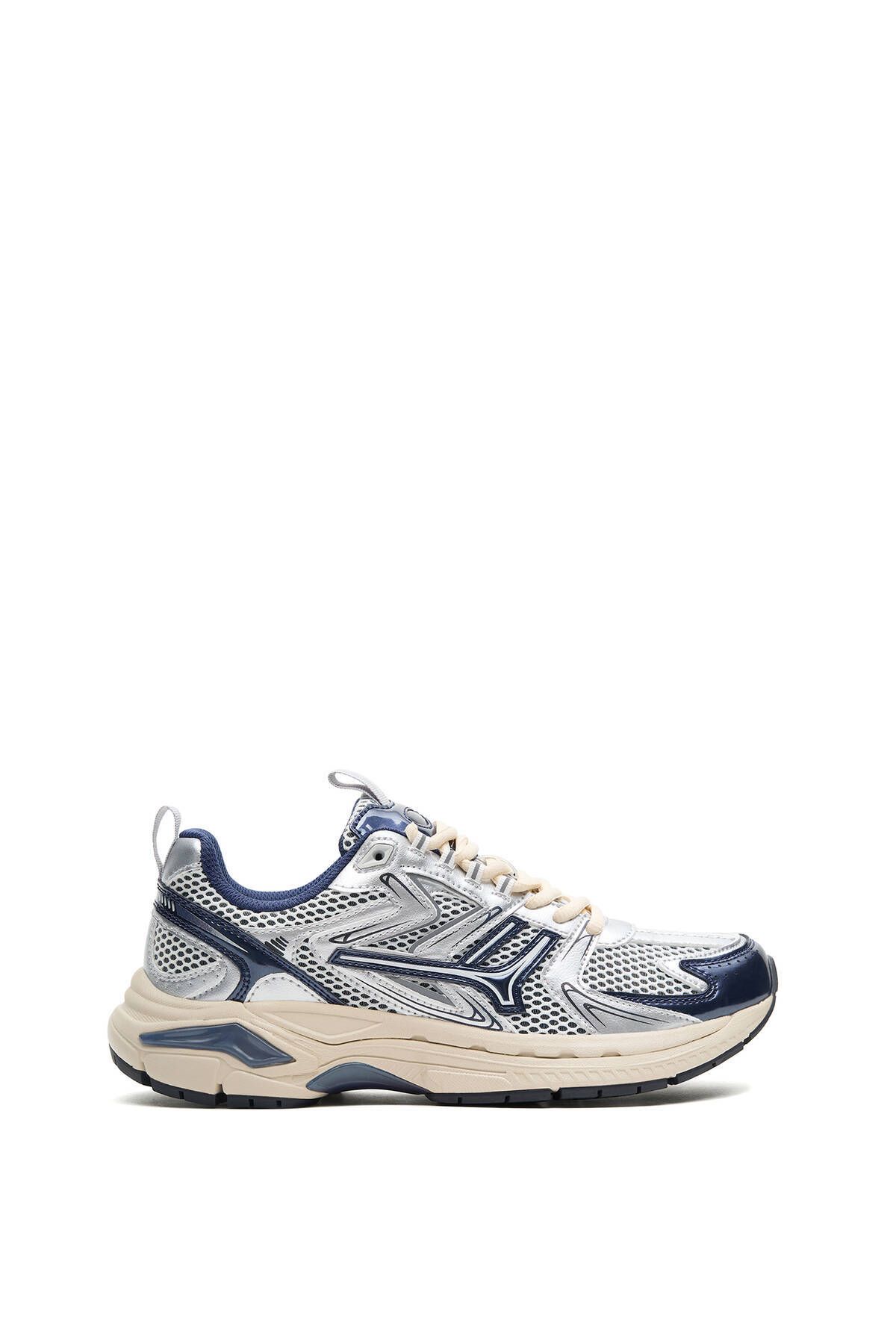 Pull & Bear Sneakers Often02