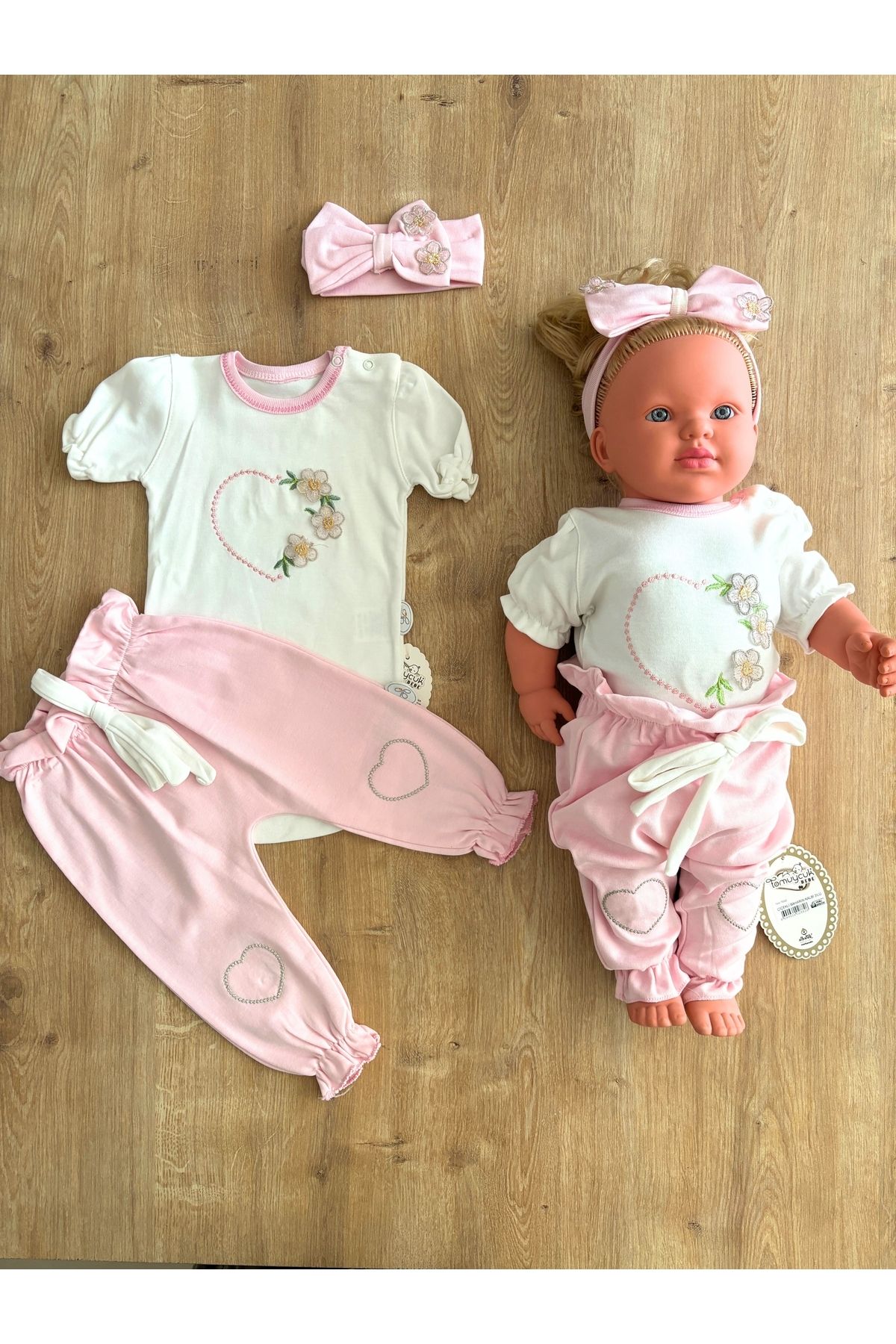 Tomuycuk 3'lü Beyaz Kız Bebek Çocuk Takım Çiçek Nakışlı Bodyli 3-6-9-12 Ay Bebek Takımları Kıyafetleri Giysi