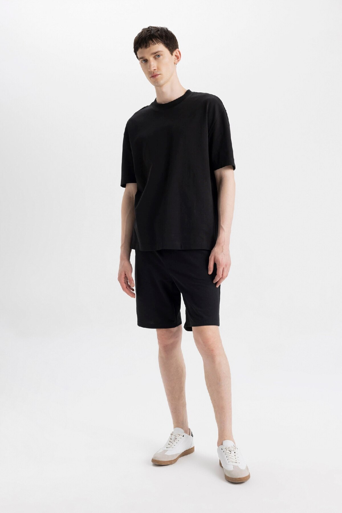 Defacto Slim Fit Dar Kesim Cepli Basic Düz Şort R3442az24sm