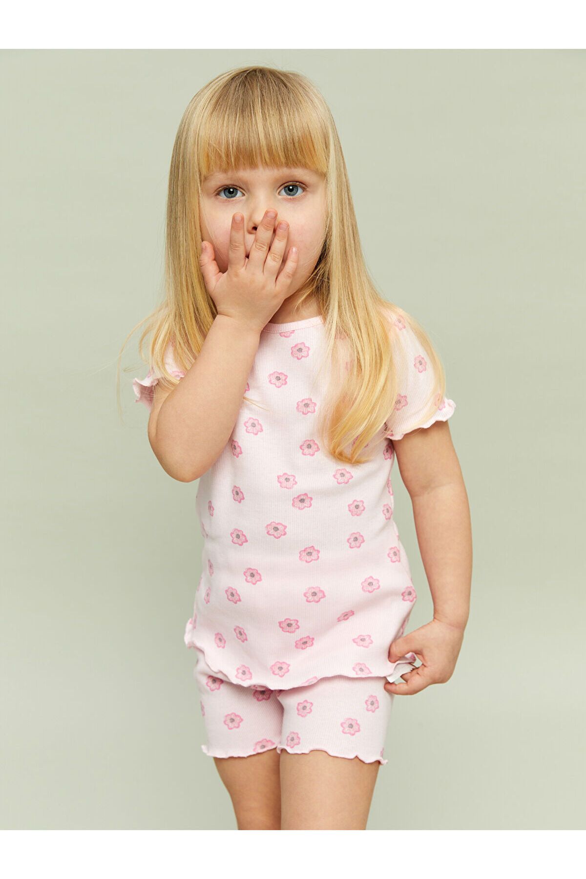 LC Waikiki Bisiklet Yaka Kız Bebek Şortlu Pijama Takımı