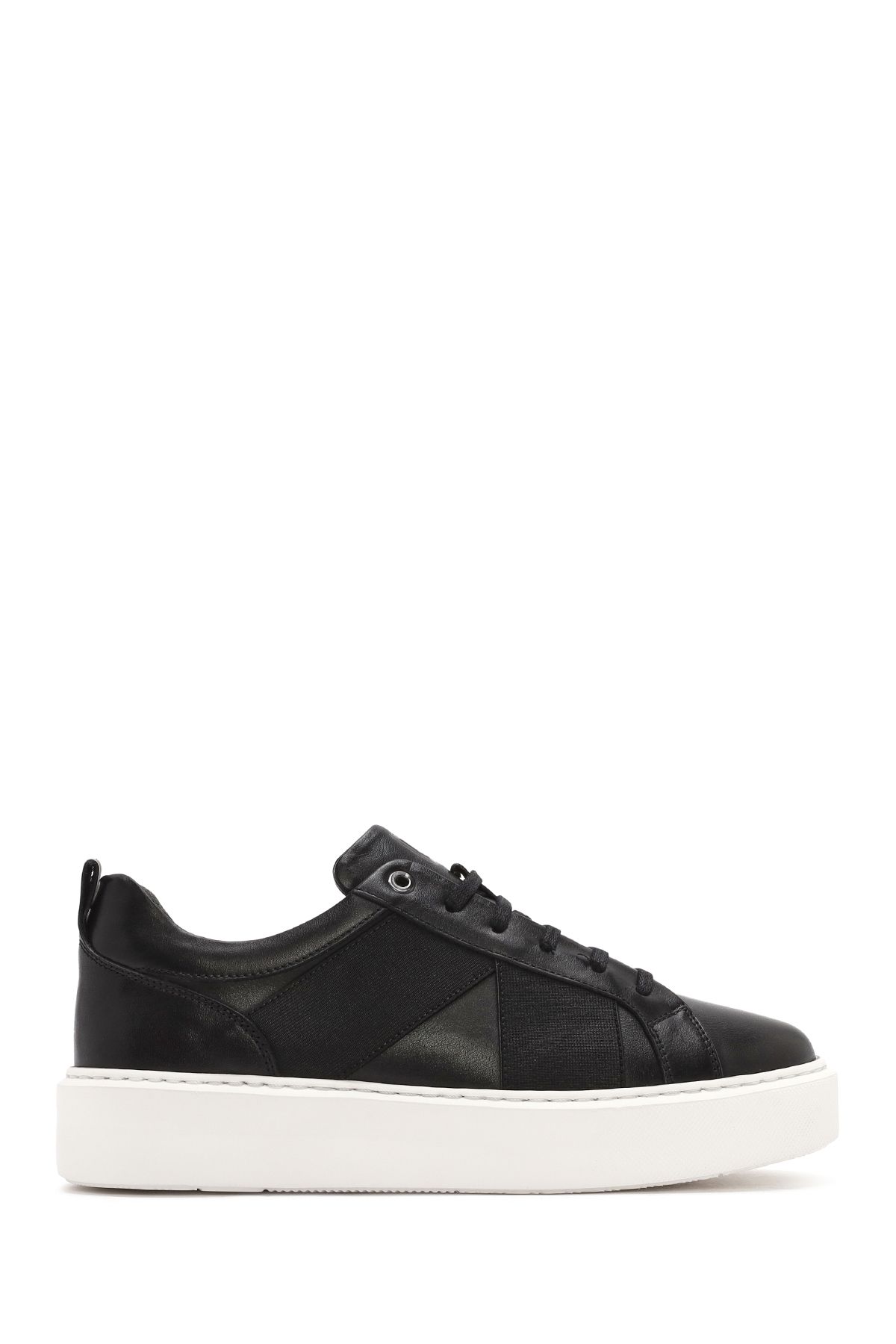 Derimod Erkek Siyah Bağcıklı Kalın Tabanlı Deri Sneaker 25SFD654318