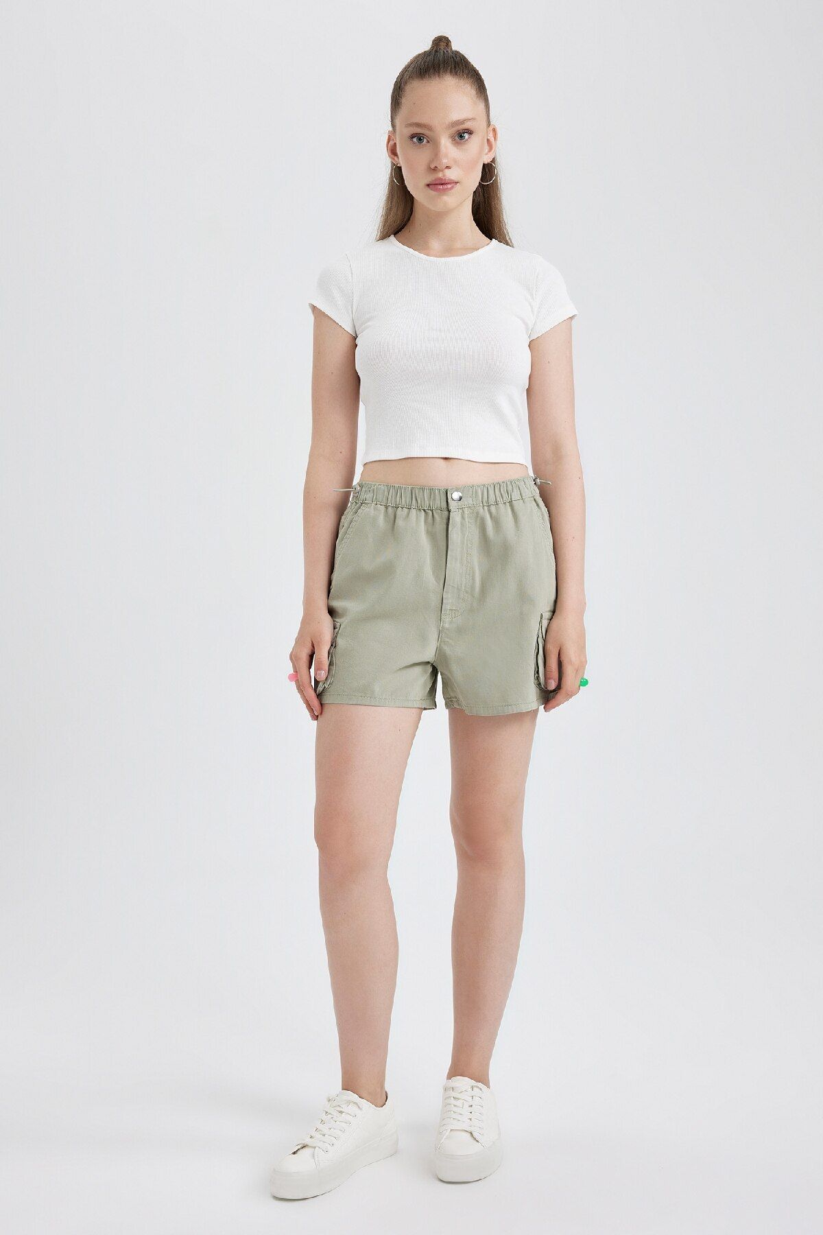 Defacto Coool Regular Fit Normal Bel Gabardin %100 Pamuk Şort A3688ax23sm