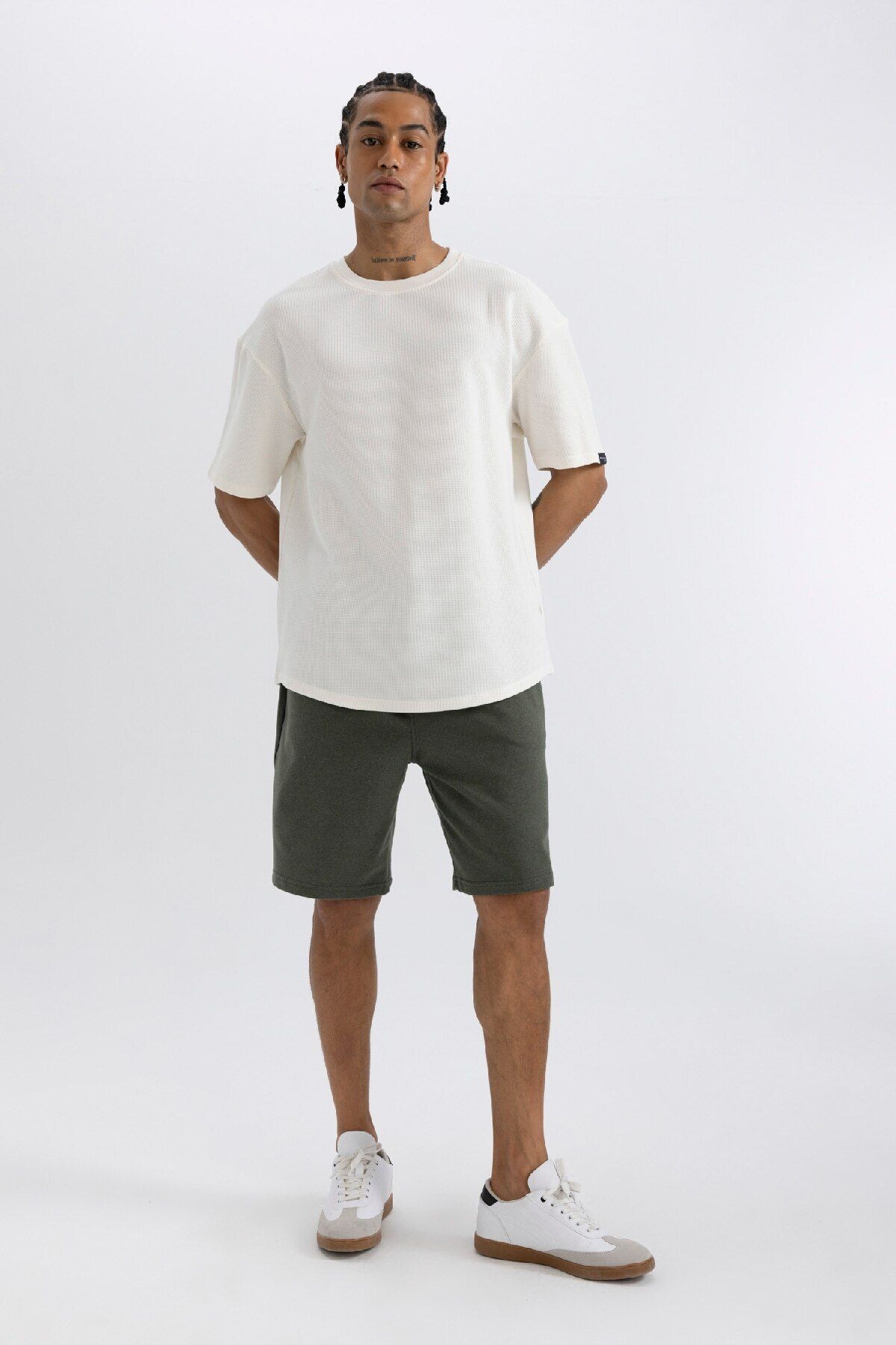 Defacto Slim Fit Dar Kesim Cepli Basic Düz Şort R3442az24sm