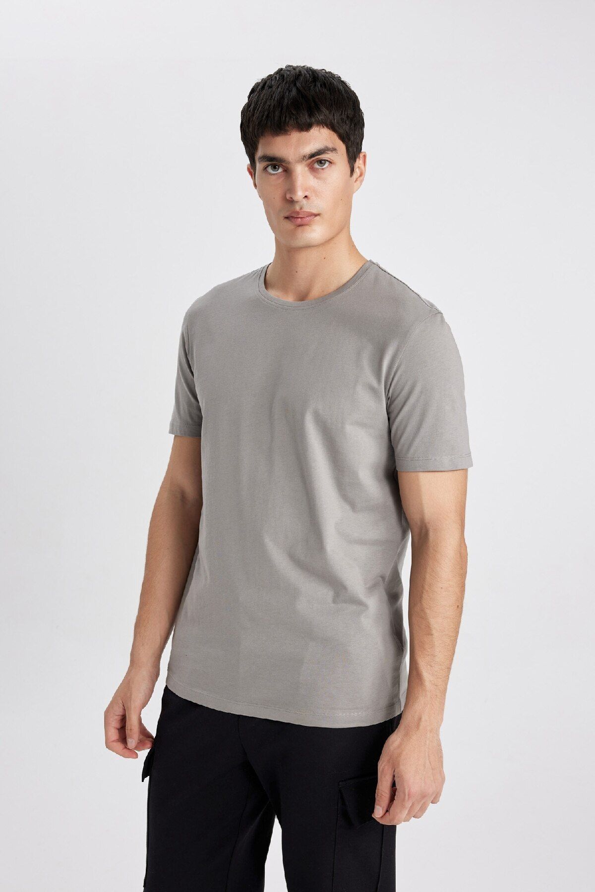Defacto Regular Fit Bisiklet Yaka Kısa Kollu Basic Düz Tişört T5014az24sp