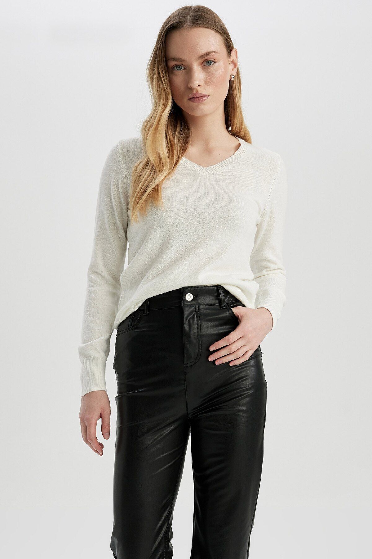 Defacto Regular Fit V Yaka Basic Düz Triko Kazak F7088az23wn