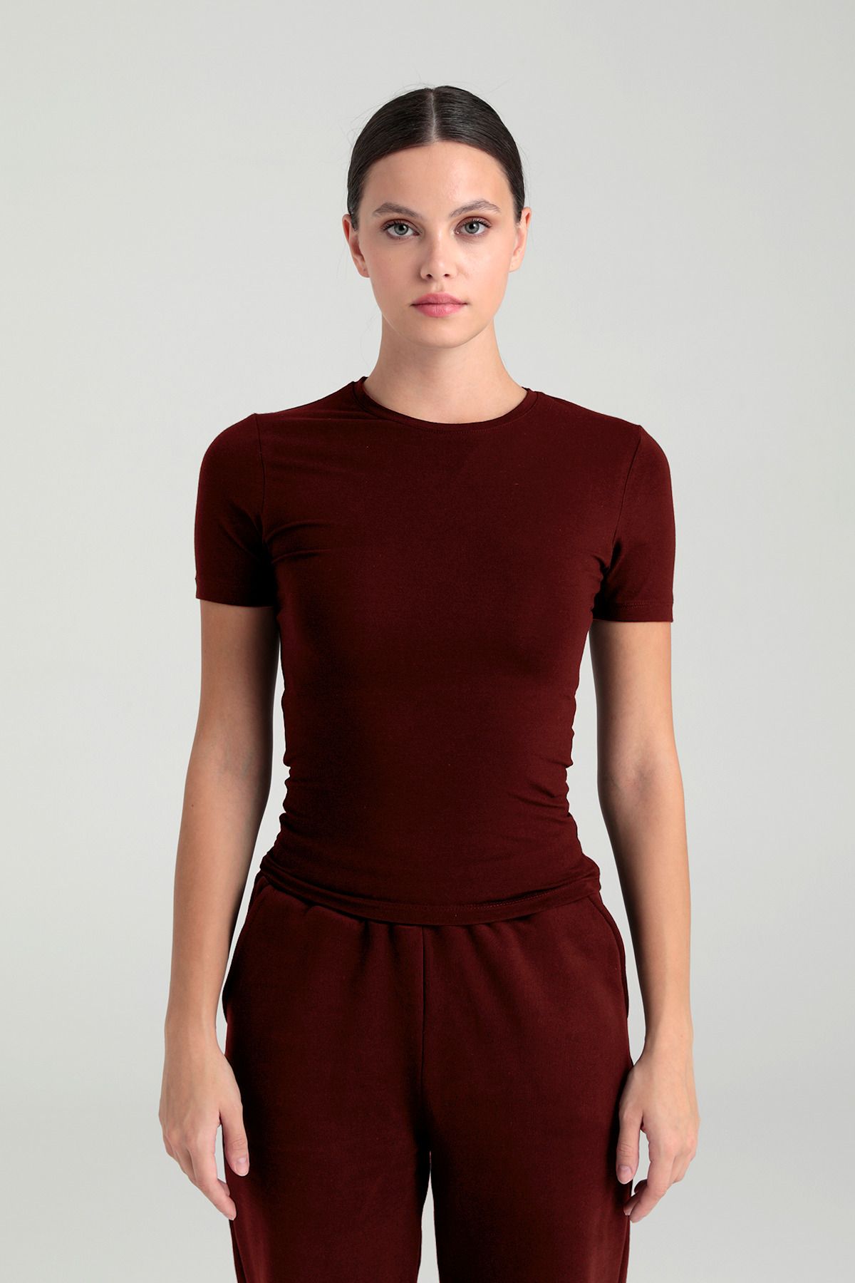 SHEISMONO Ultra Soft Yuvarlak Yaka Kısa Kol Bluz Bordo