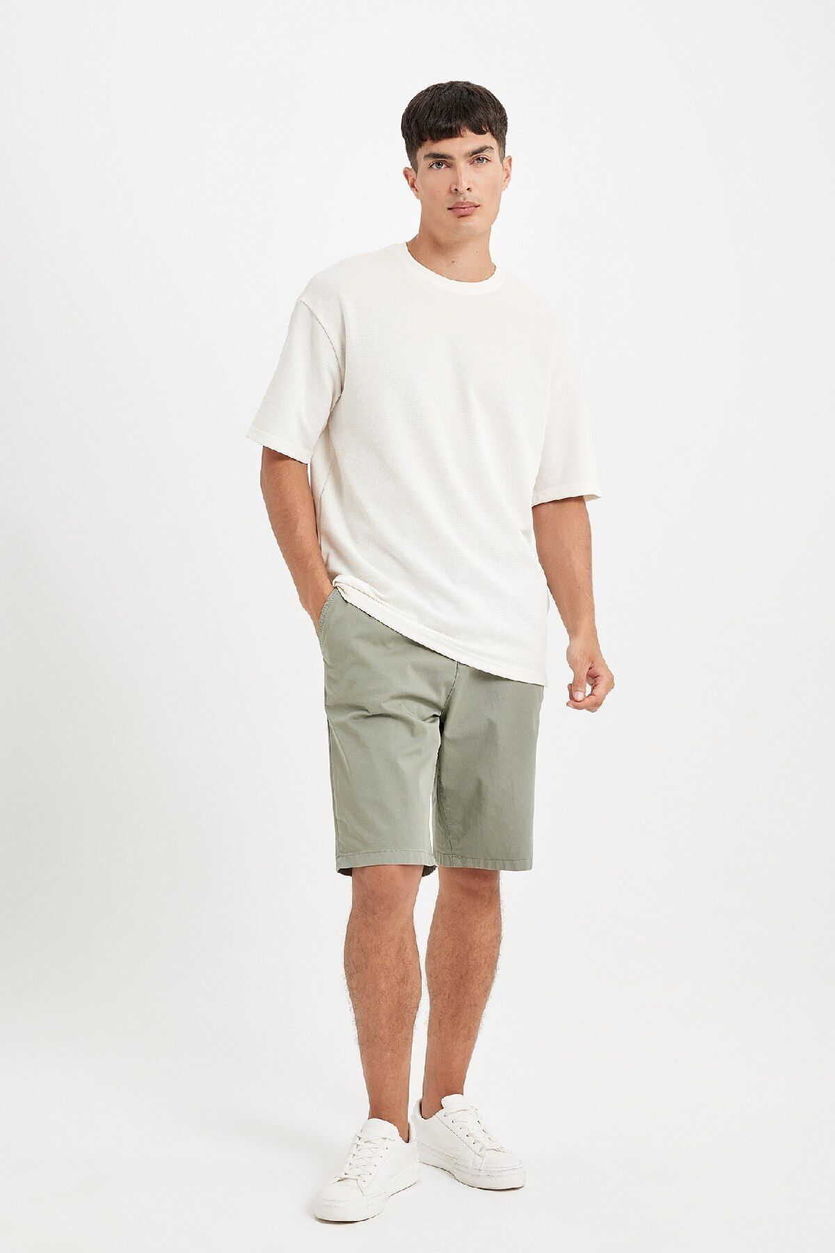 Defacto Regular Fit Gabardin Bermuda Şort D2899ax24hs