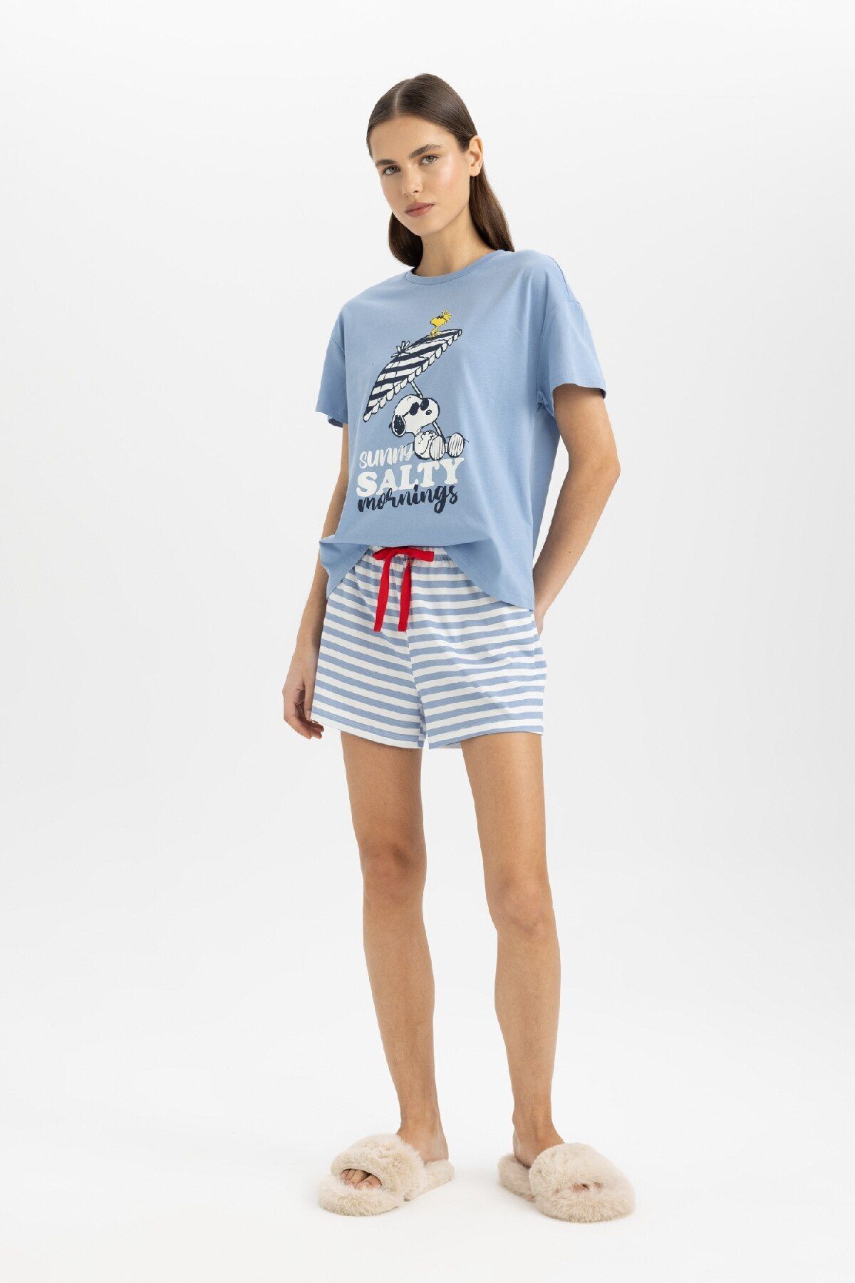 Defacto Fall In Love Snoopy Pijama Takımı Regular Fit Kısa Kollu Üst Şort C1739ax24sm