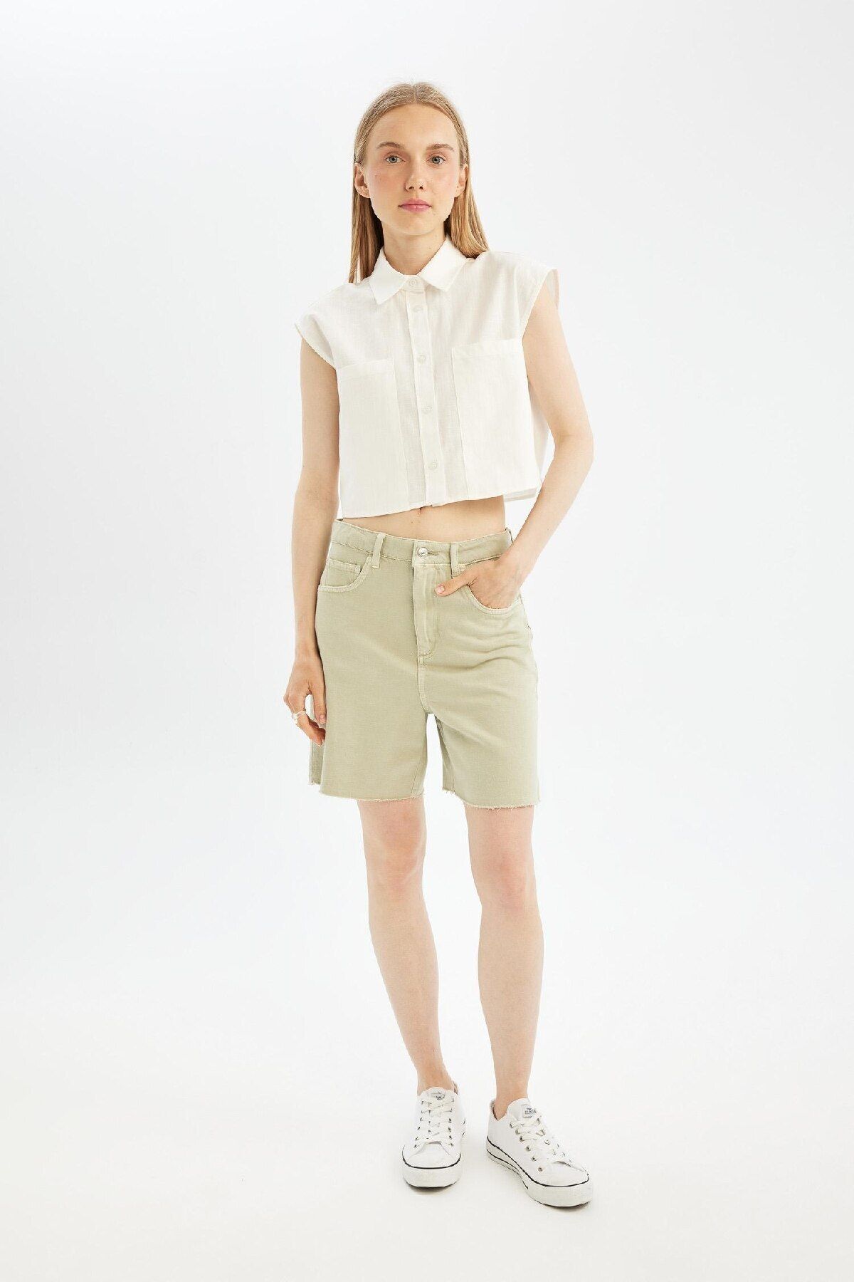 Defacto Coool Regular Fit Normal Bel Kısa Paça Gabardin Şort D0964AX24SM