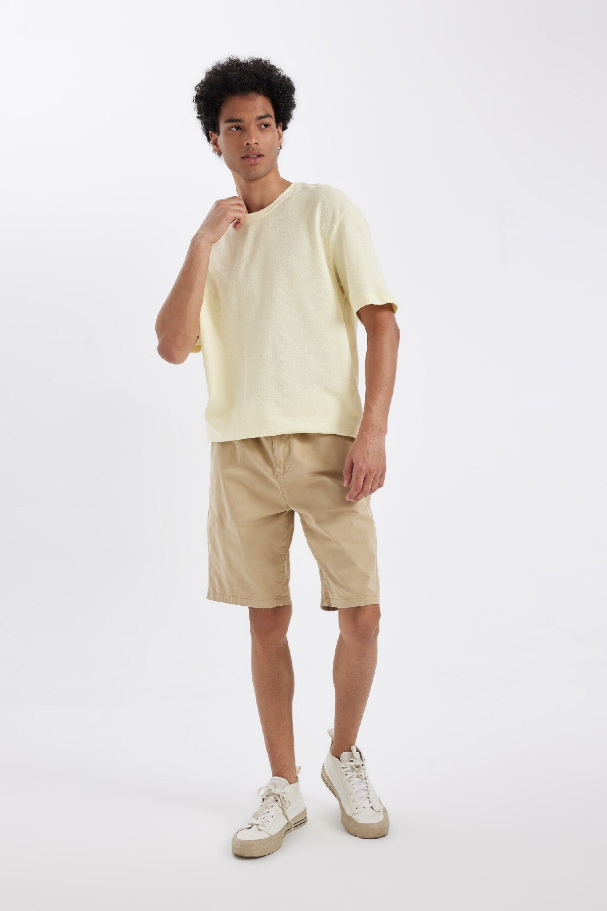 Defacto Regular Fit Esnek Bantlı Paça Gabardin Bermuda Şort D2899ax24hs