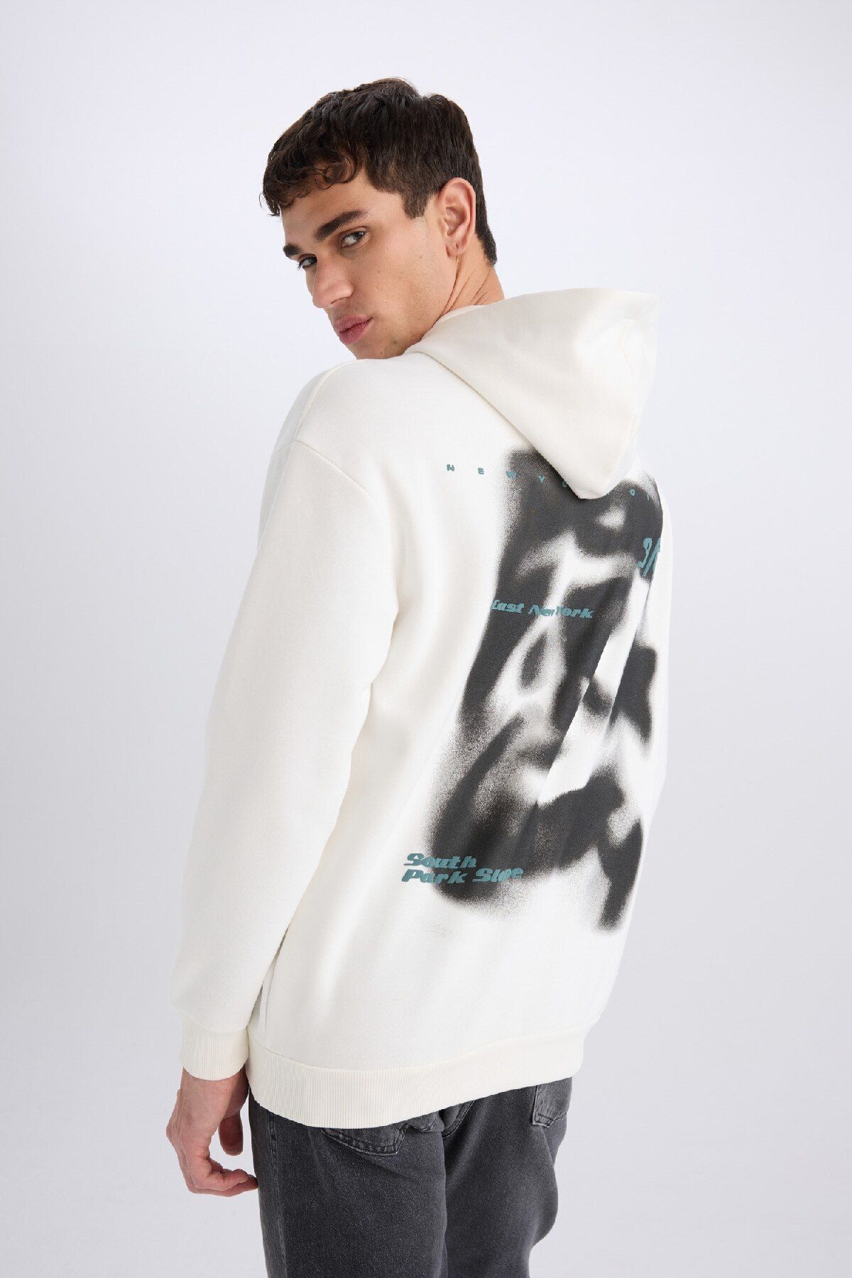 Defacto Boxy Fit Kapüşonlu Sırt Baskılı Sweatshirt D8021AX25SP
