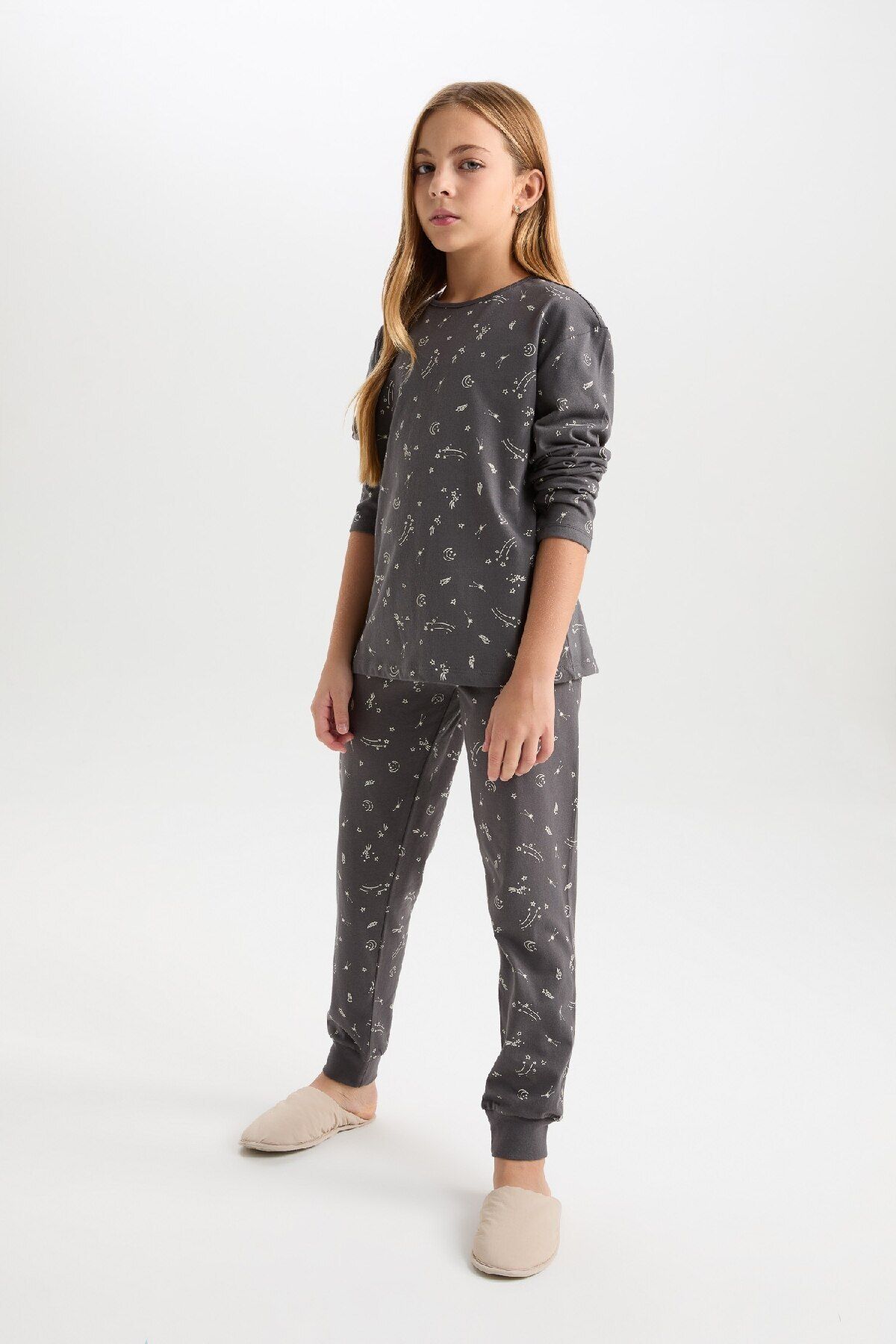 Defacto Kız Çocuk Pijama Takımı Desenli Uzun Kollu Üst Beli Lastikli Uzun Alt D6654a824wn