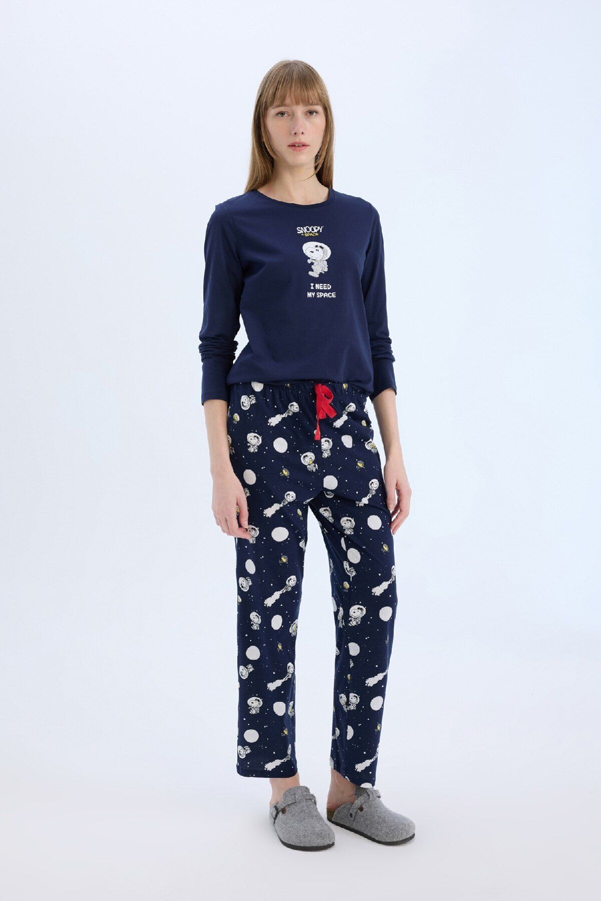 Defacto Fall in Love Snoopy Pijama Takımı Regular Fit Uzun Kollu Üst Beli Lastikli Uzun Alt E0228AX24WN
