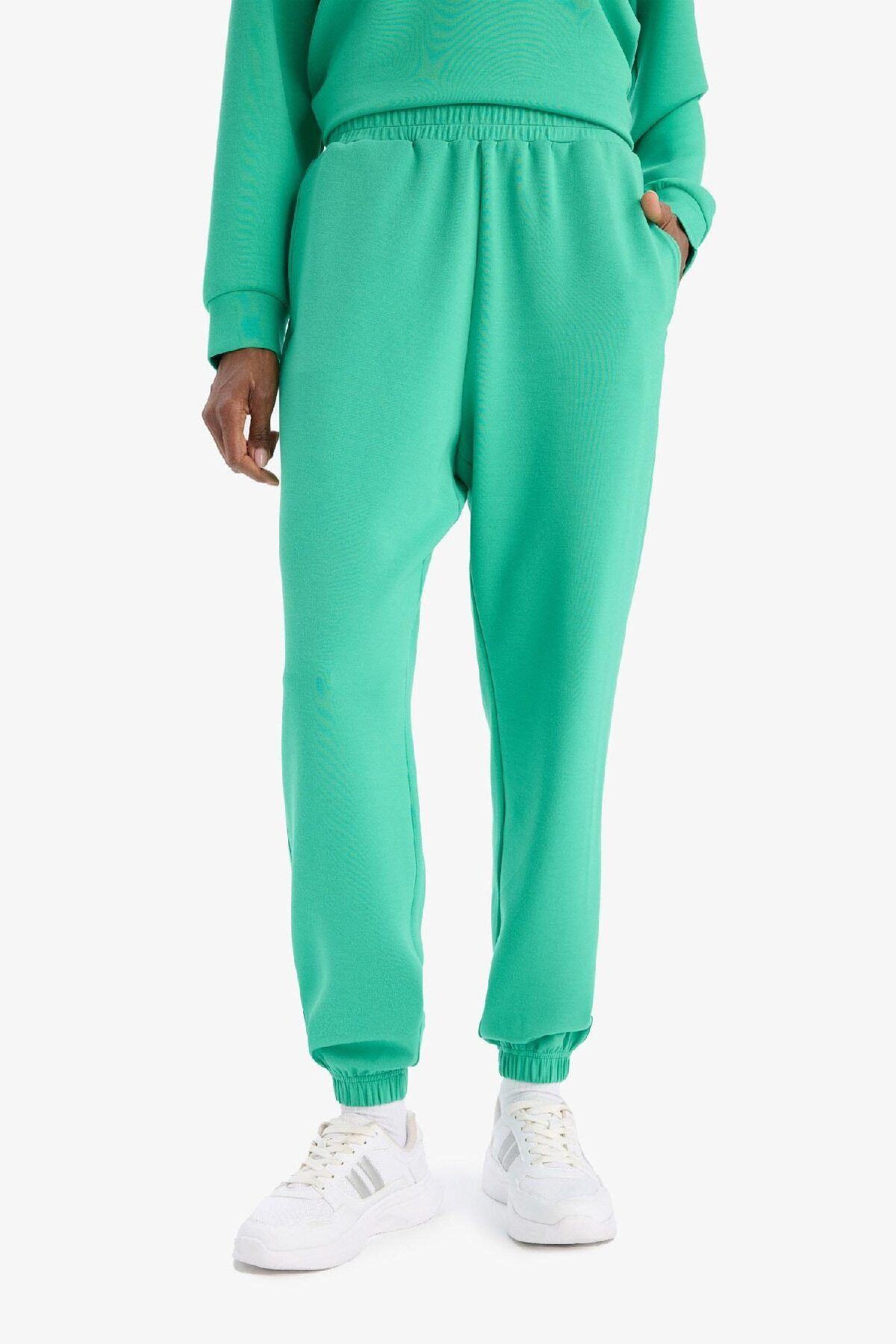 Defacto DeFactoFit Sporcu Jogger Eşofman Altı Standart Fit Modal Çift Cepli Basic Düz B1794AX25SP