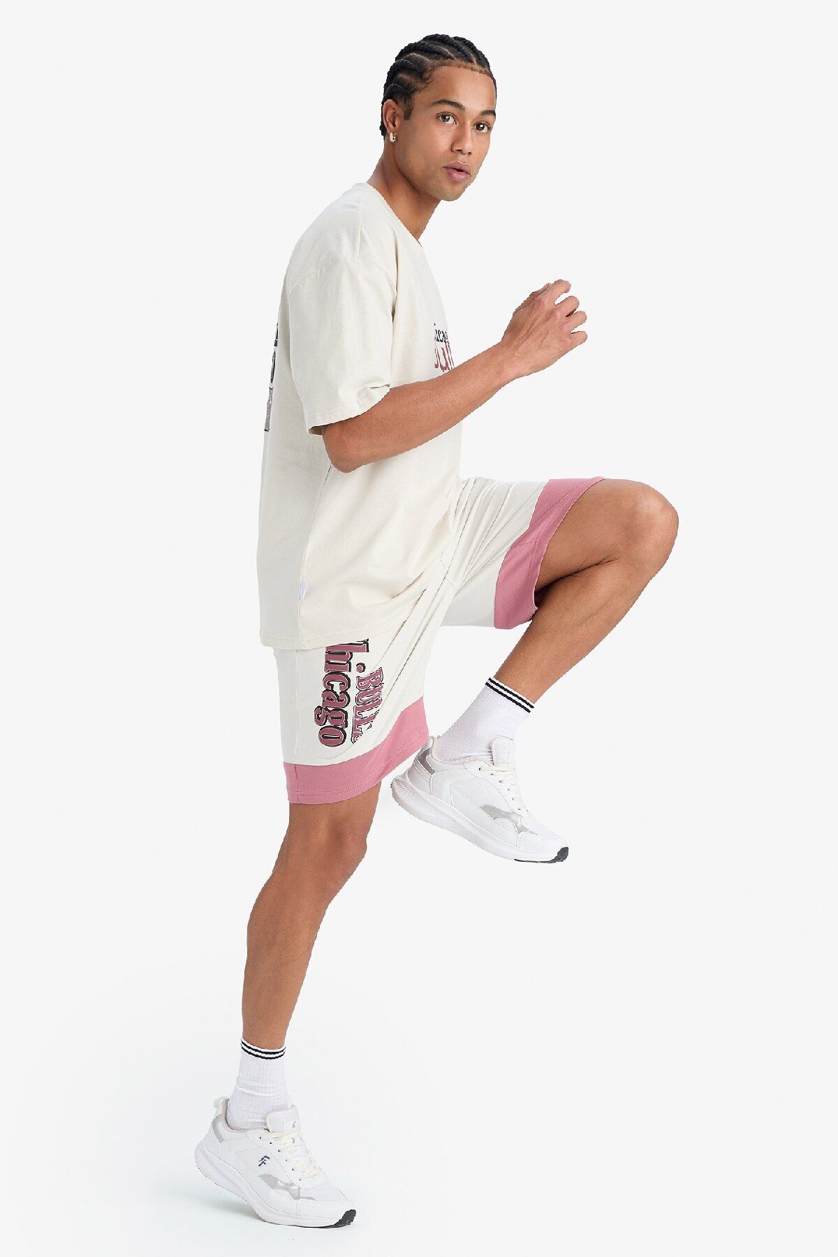 Defacto DeFactoFit NBA Chicago Bulls Standart Fit Kısa Paça Şort E2189AX25SM