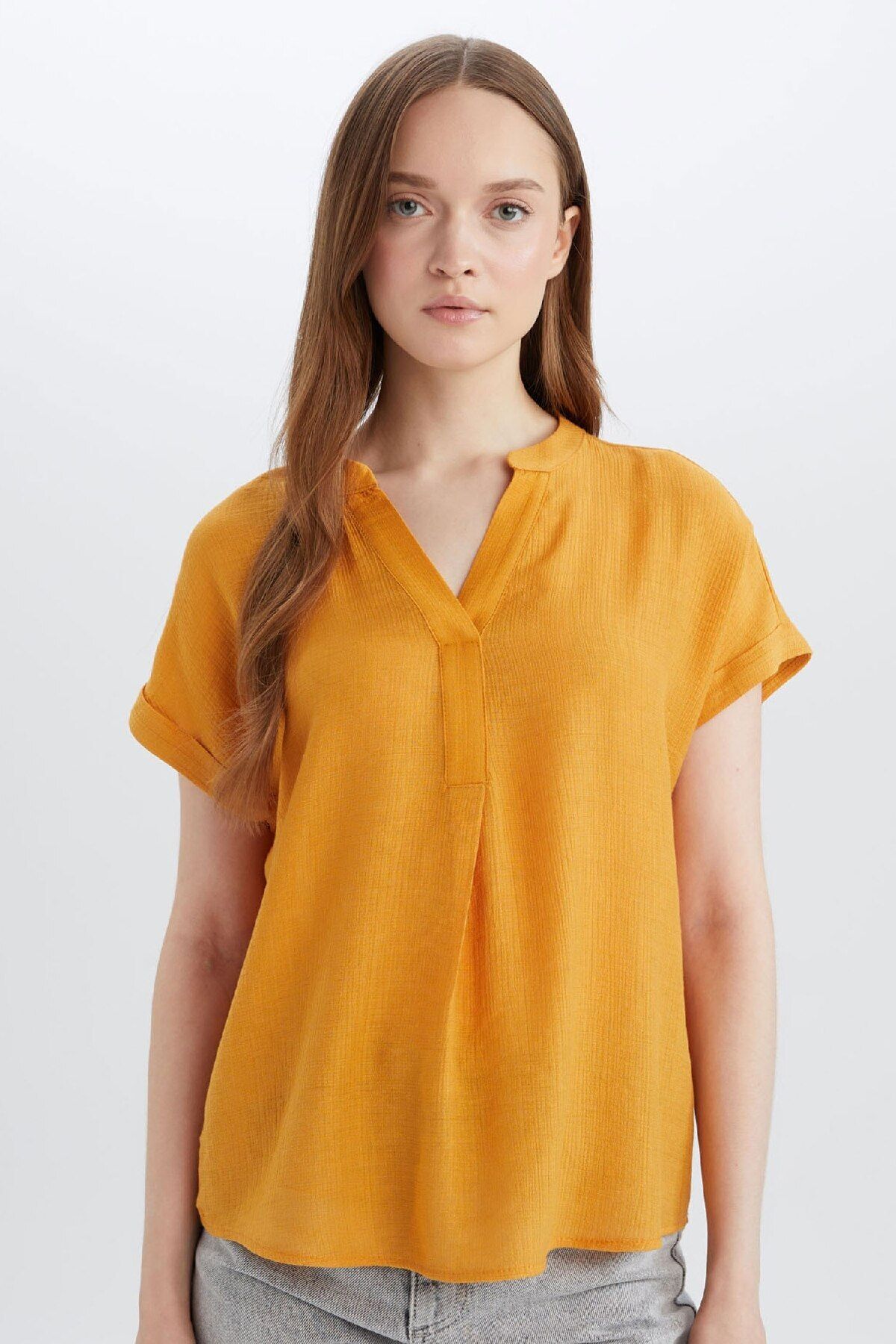 Defacto Regular Fit Apaş Yaka Basic Düz Kısa Kollu Bluz E6288AX25SP