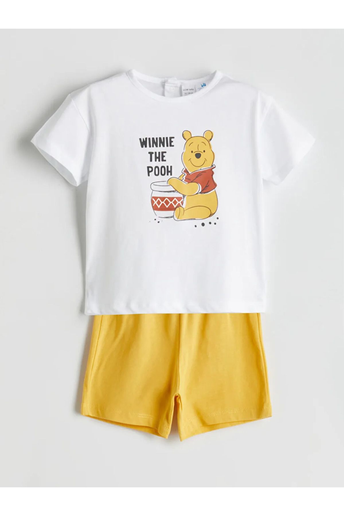 LC Waikiki LCW Kids Ekru Winnie the Pooh Baskılı Erkek Çocuk Tişört ve Şort 2'li
