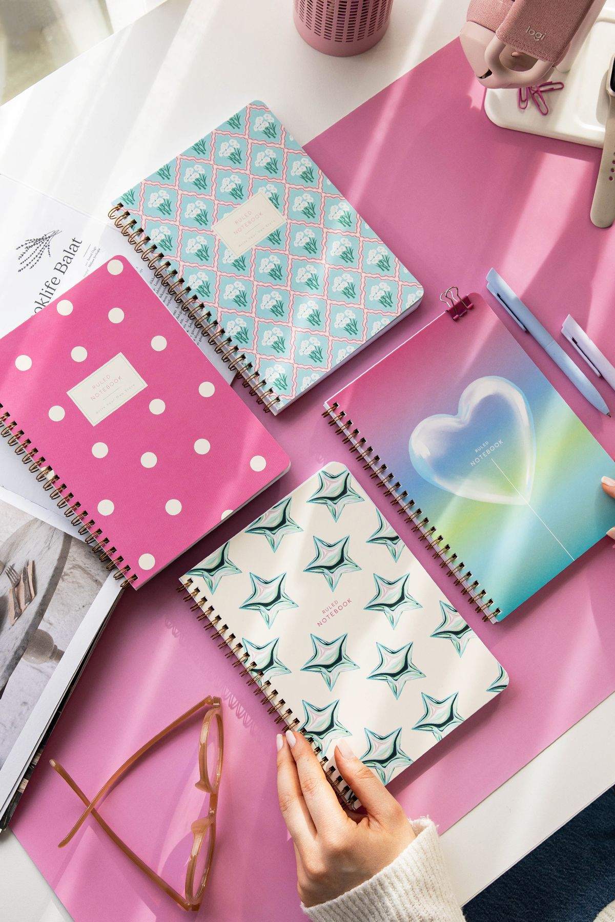 PAPERORA A5 Spiralli Karton Kapak 4'lü Set Çizgili Okul Defteri 80 yaprak - Ders Programlı Mavi Pembe Yıldız