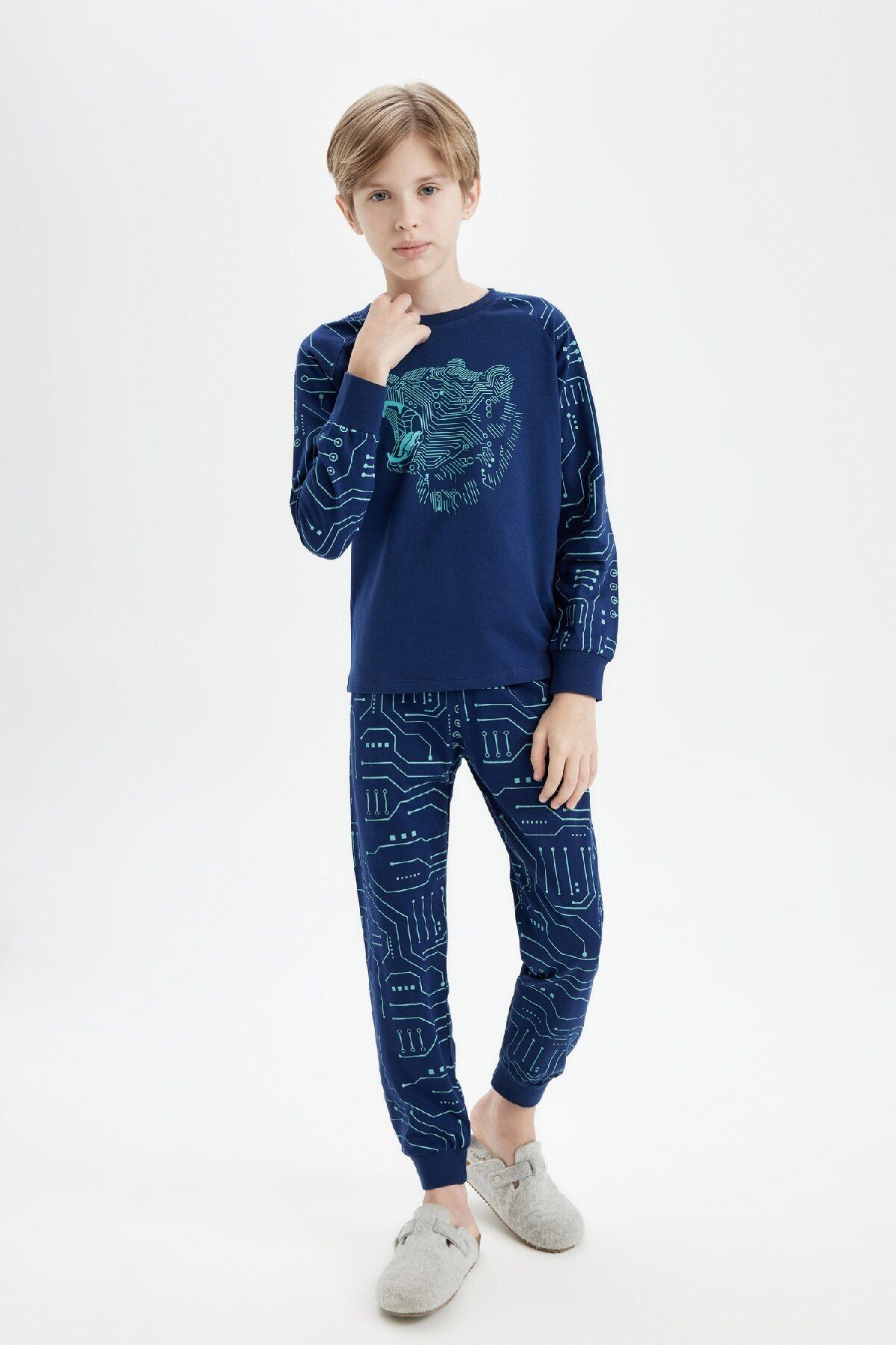 Defacto Erkek Çocuk Pijama Takımı Bisiklet Yaka Baskılı Uzun Kollu Üst Uzun Alt T5294a624wn