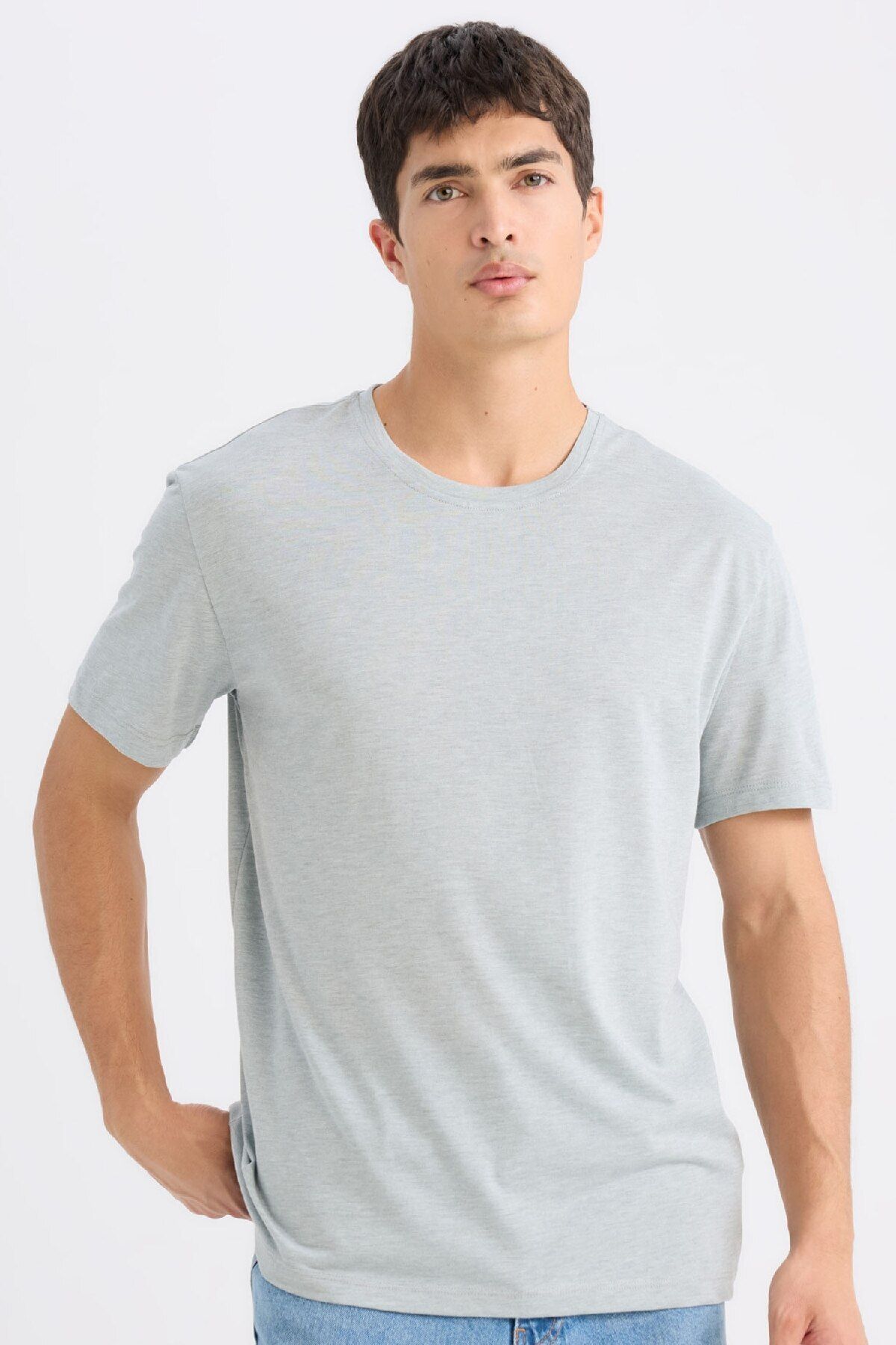 Defacto New Regular Fit Bisiklet Yaka Basic Düz Kısa Kollu Tişört E1091AXNS