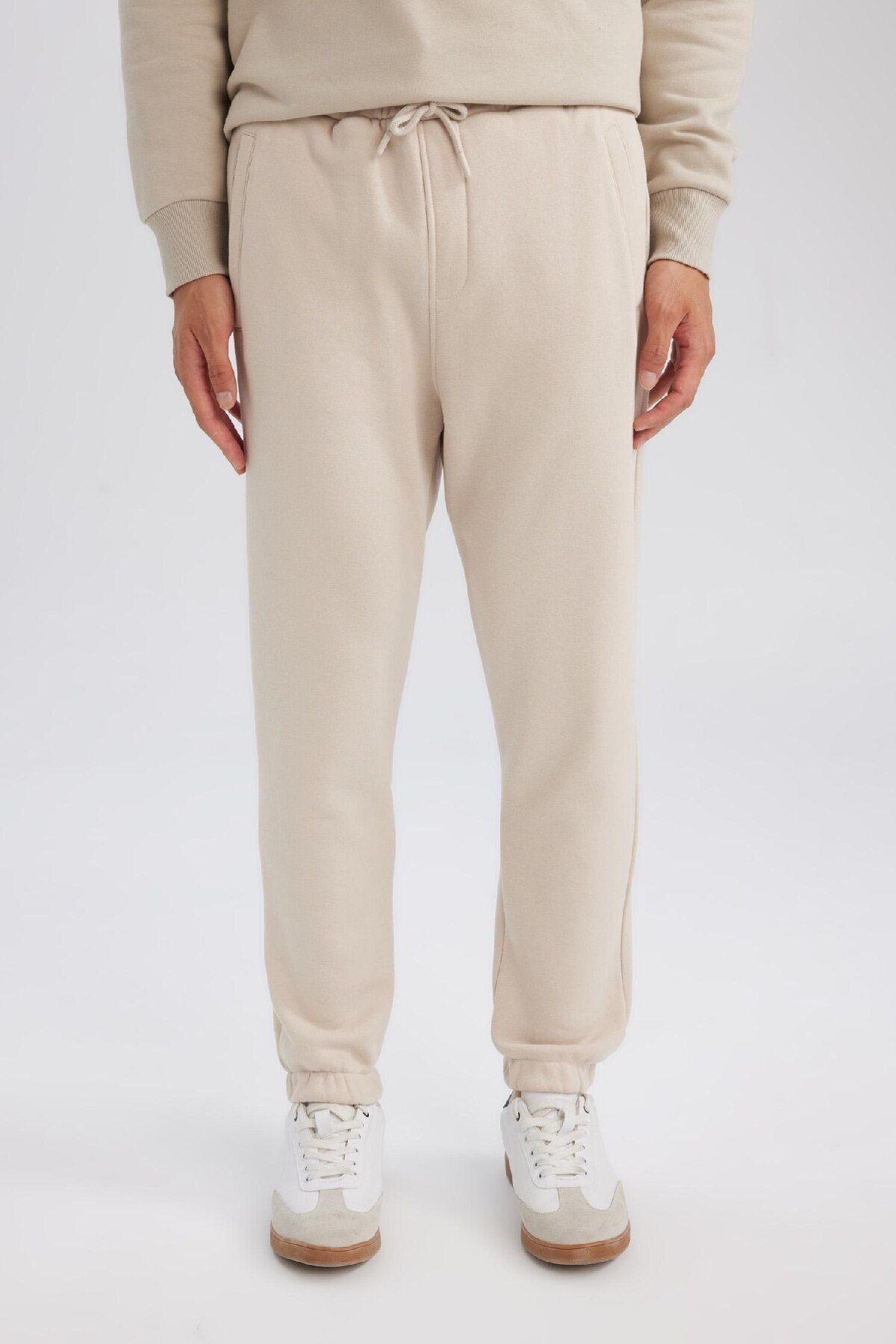 Defacto Jogger Eşofman Altı Standart Fit Basic Düz Beli Bağcıklı Lastikli Paça Cepli A6468ax24au