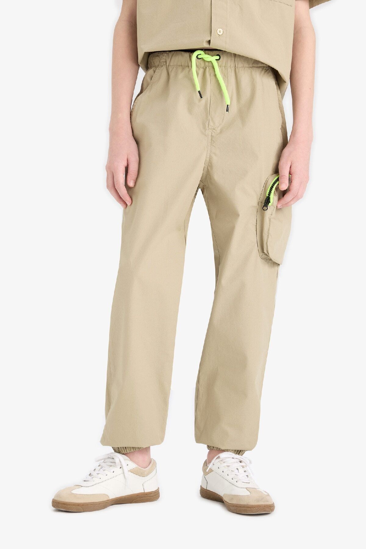 Defacto Erkek Çocuk Kargo Cepli Jogger Paça Paraşüt Pantolon E1556A825SM