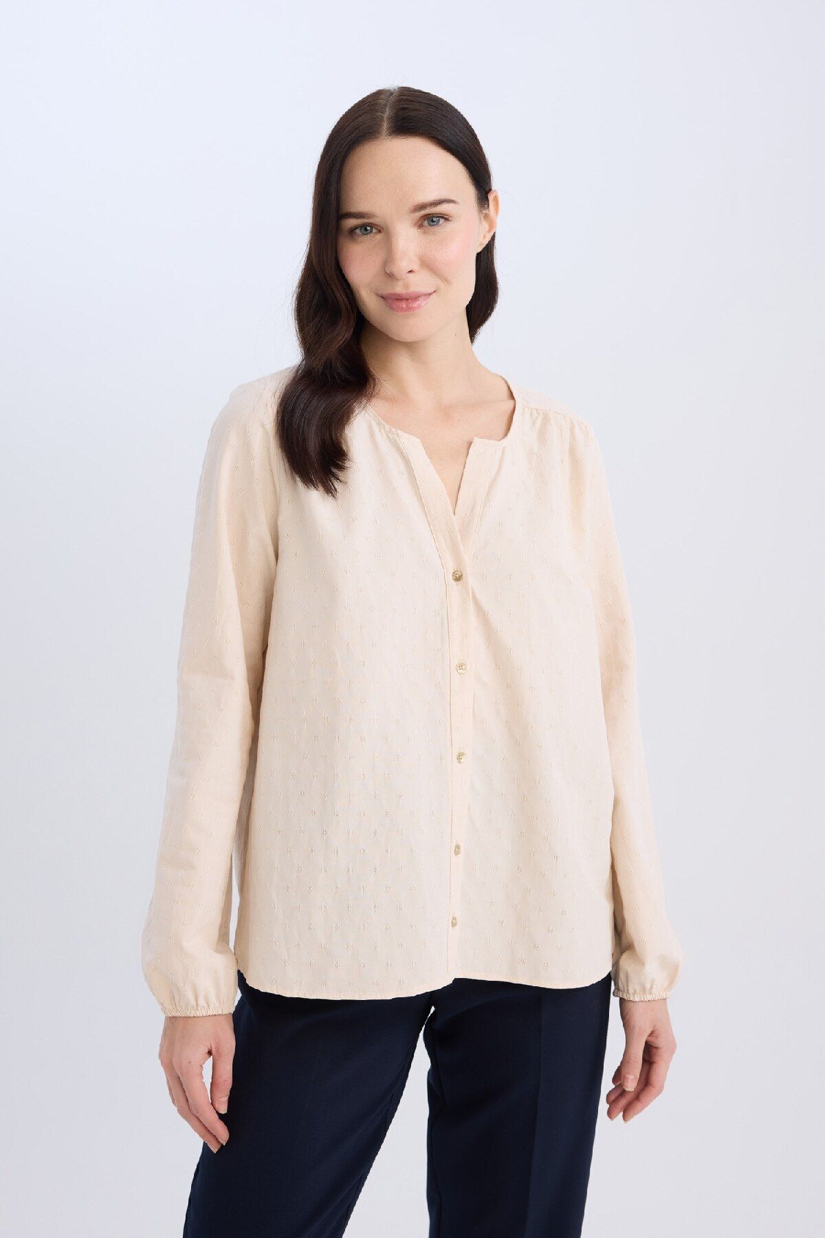 Defacto Regular Fit Apaş Yaka Uzun Kollu Gömlek E0783ax25sp