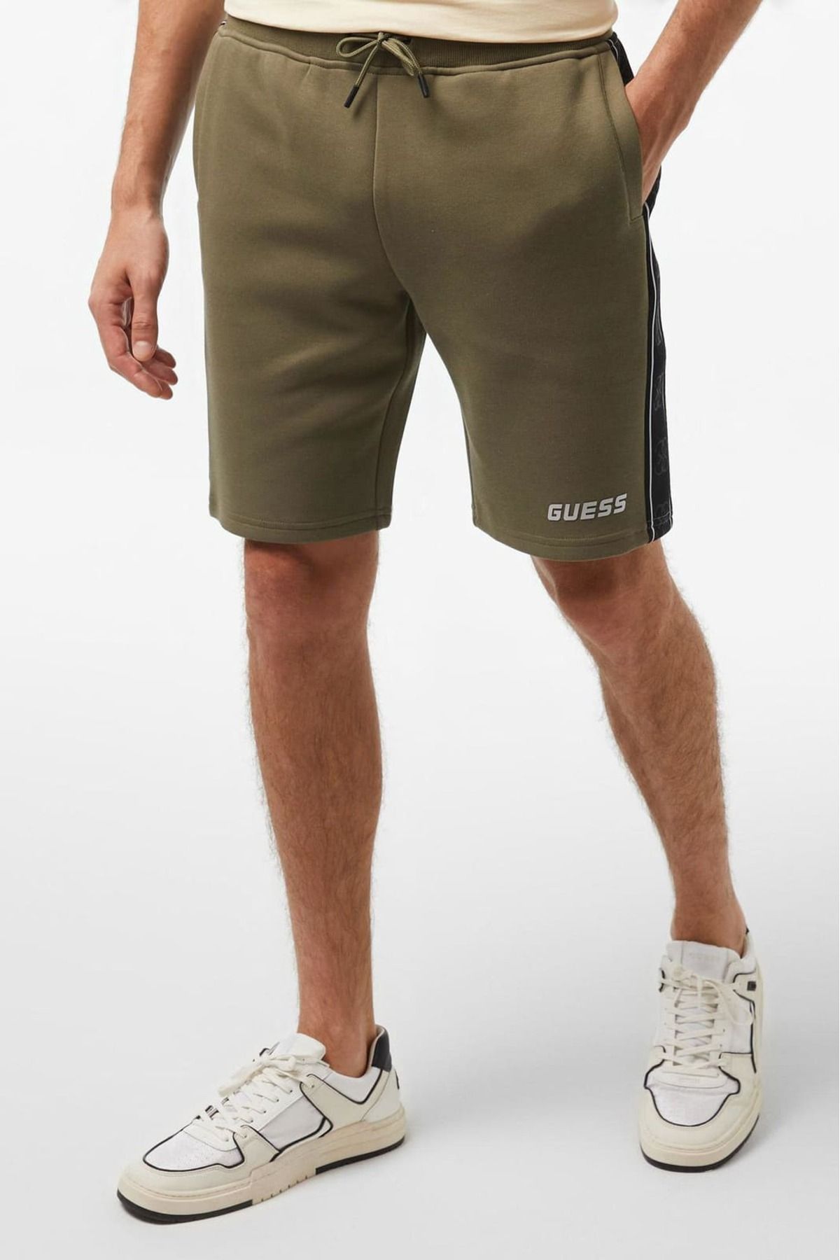 Guess Erkek Mickey Yan Logo Şort - Yeşil