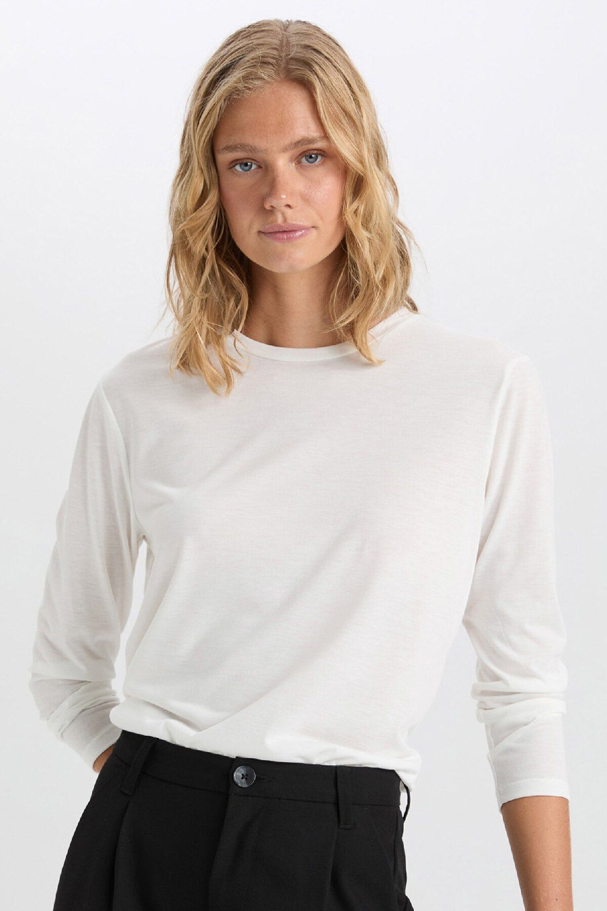 Defacto Regular Fit Bisiklet Yaka Basic Düz Casual Uzun Kollu Tişört A5028ax24wn