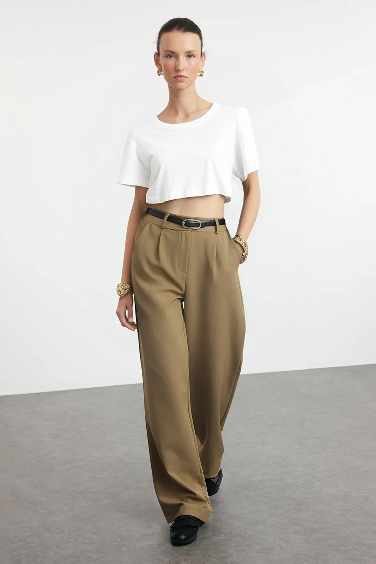 Trendyolmilla Açık Haki Yüksek Bel Wide Leg/Geniş Paça Pilili Dokuma Kumaş Pantolon TWOAW21PL0076