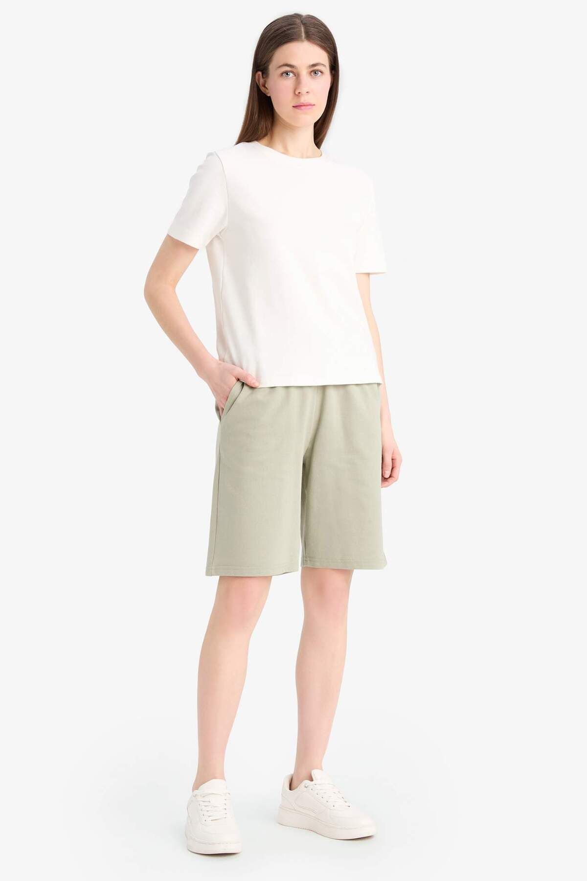 Defacto Regular Fit Normal Bel Düz Paça Bermuda Şort N7439AZ25HS