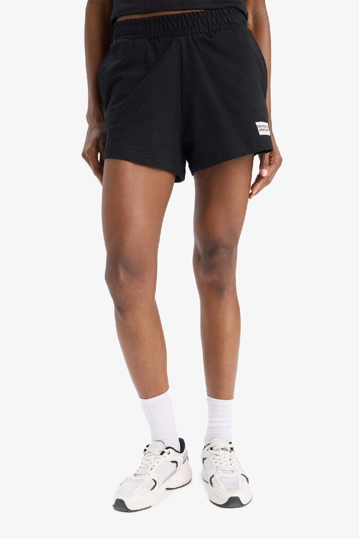 Defacto DeFactoFit Slim Fit Dar Kesim Kısa Paça Sporcu Şort U8375AZ25SP