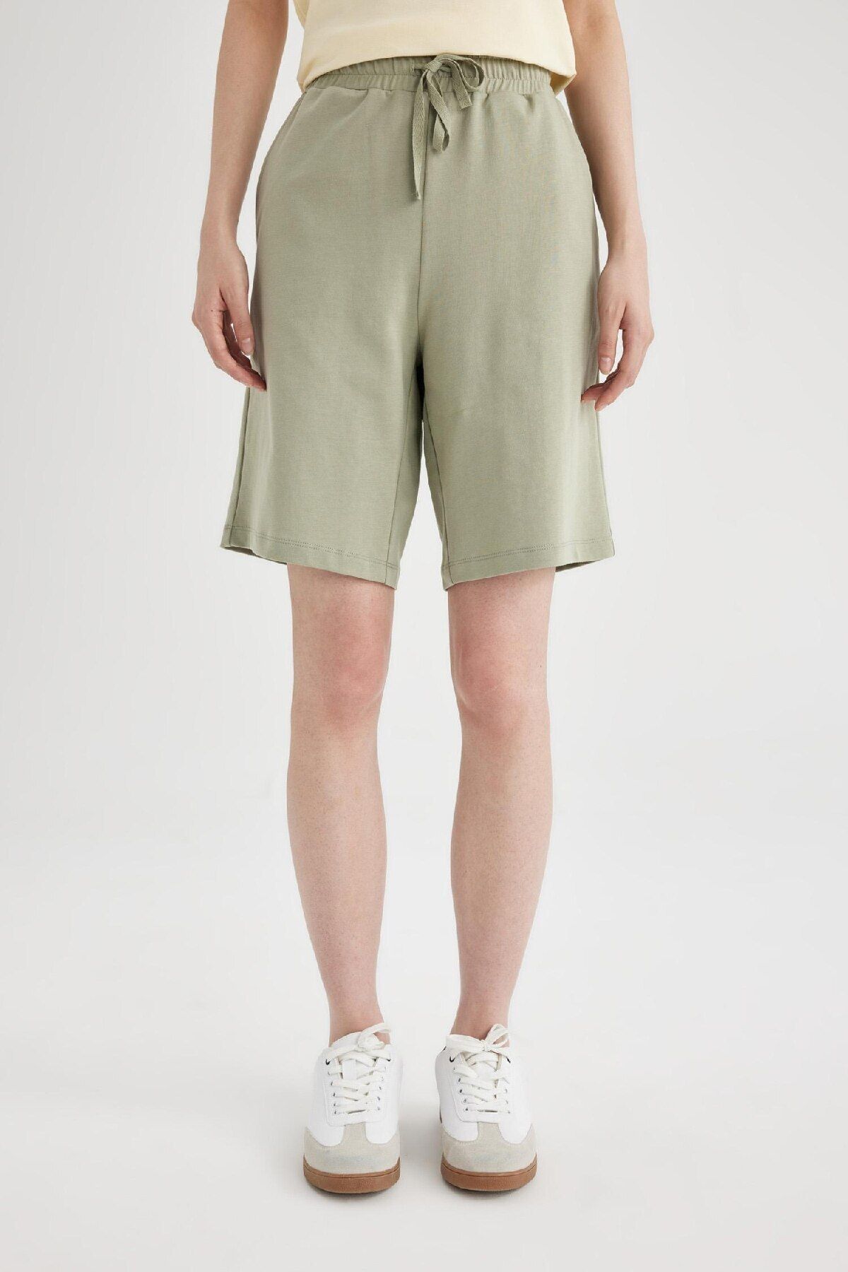 Defacto Regular Fit Normal Bel Düz Paça Basic Bermuda Şort N7439az24hs