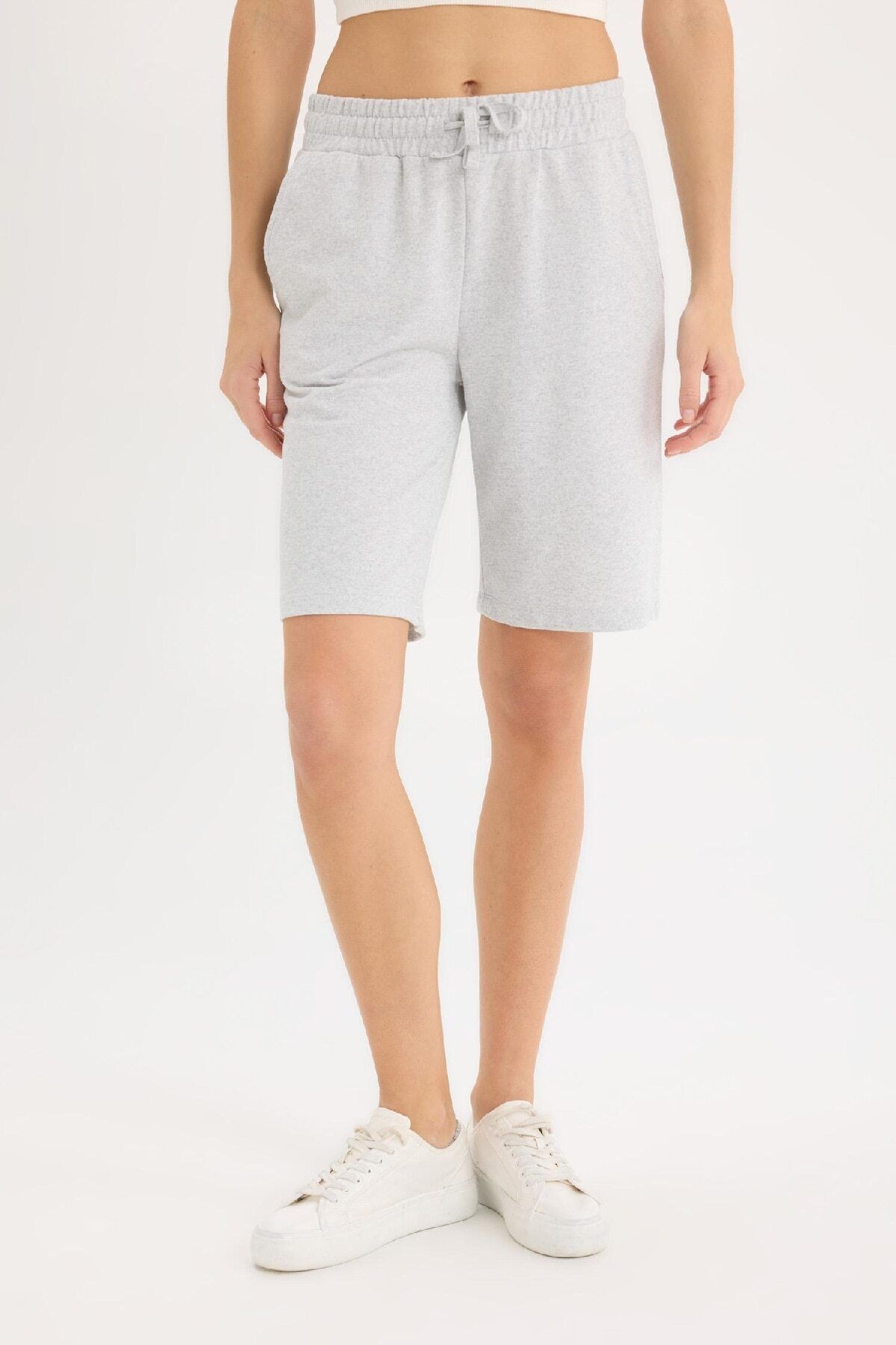 Defacto Regular Fit Normal Bel Düz Paça Bermuda Şort W9369az25sm