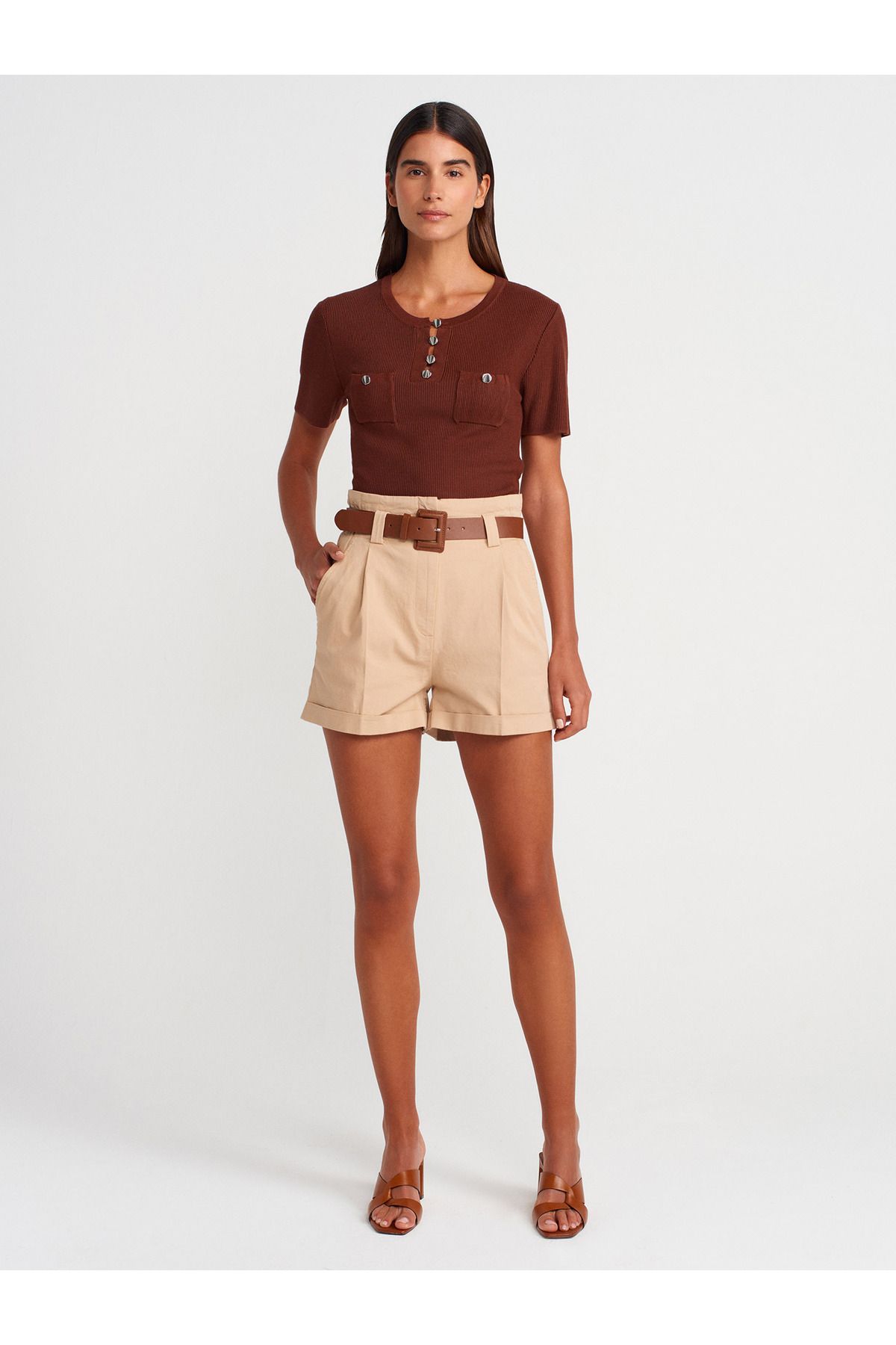 Dilvin 71635 Beli Lastikli Kemerli Şort-Camel