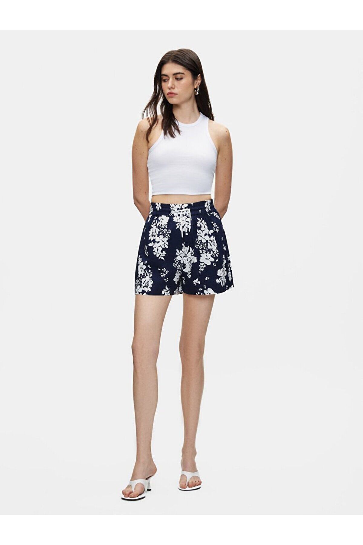 Ltb Çiçekli Mini Poplin Lacivert Şort